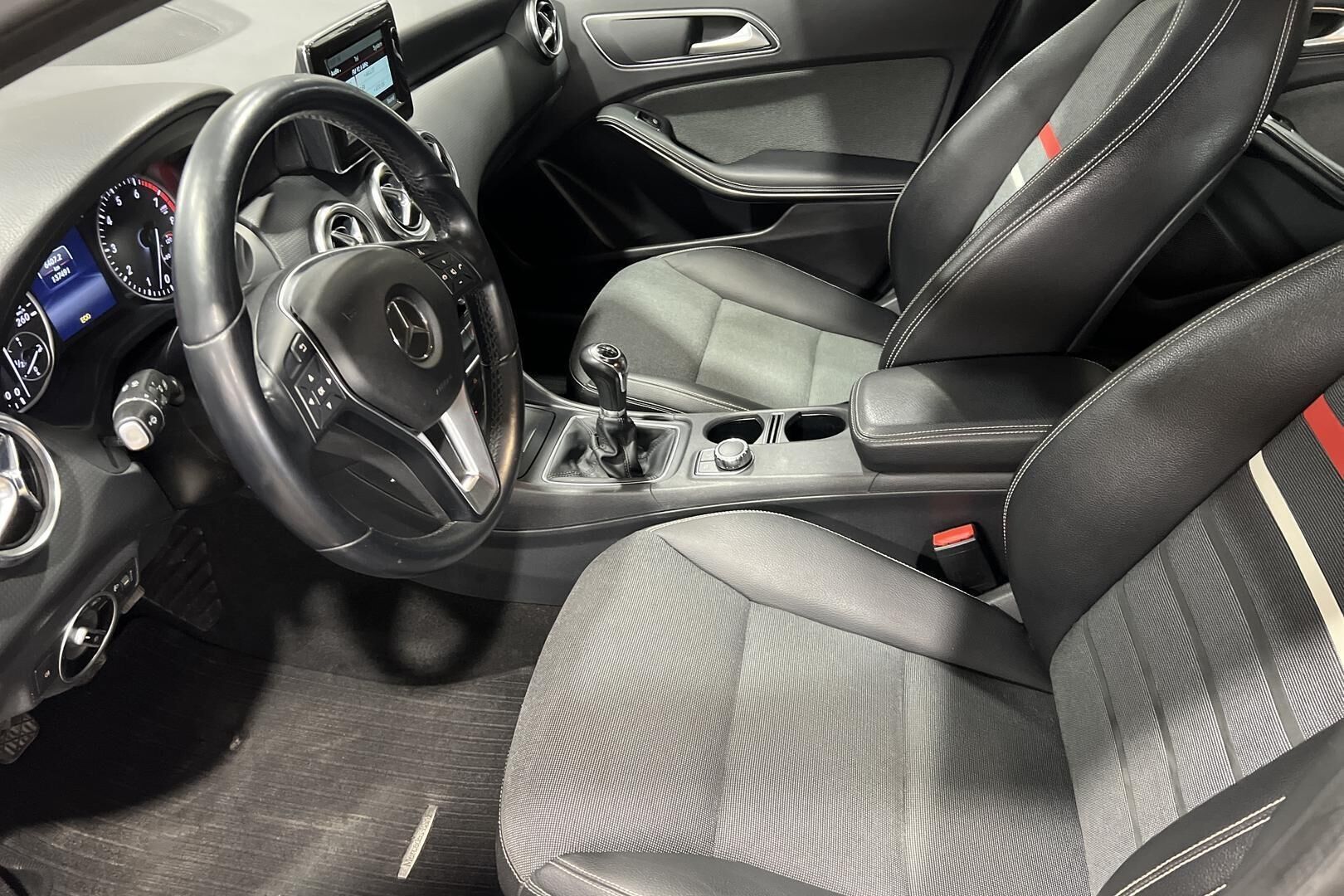 Mercedes-Benz A iso kuva 9