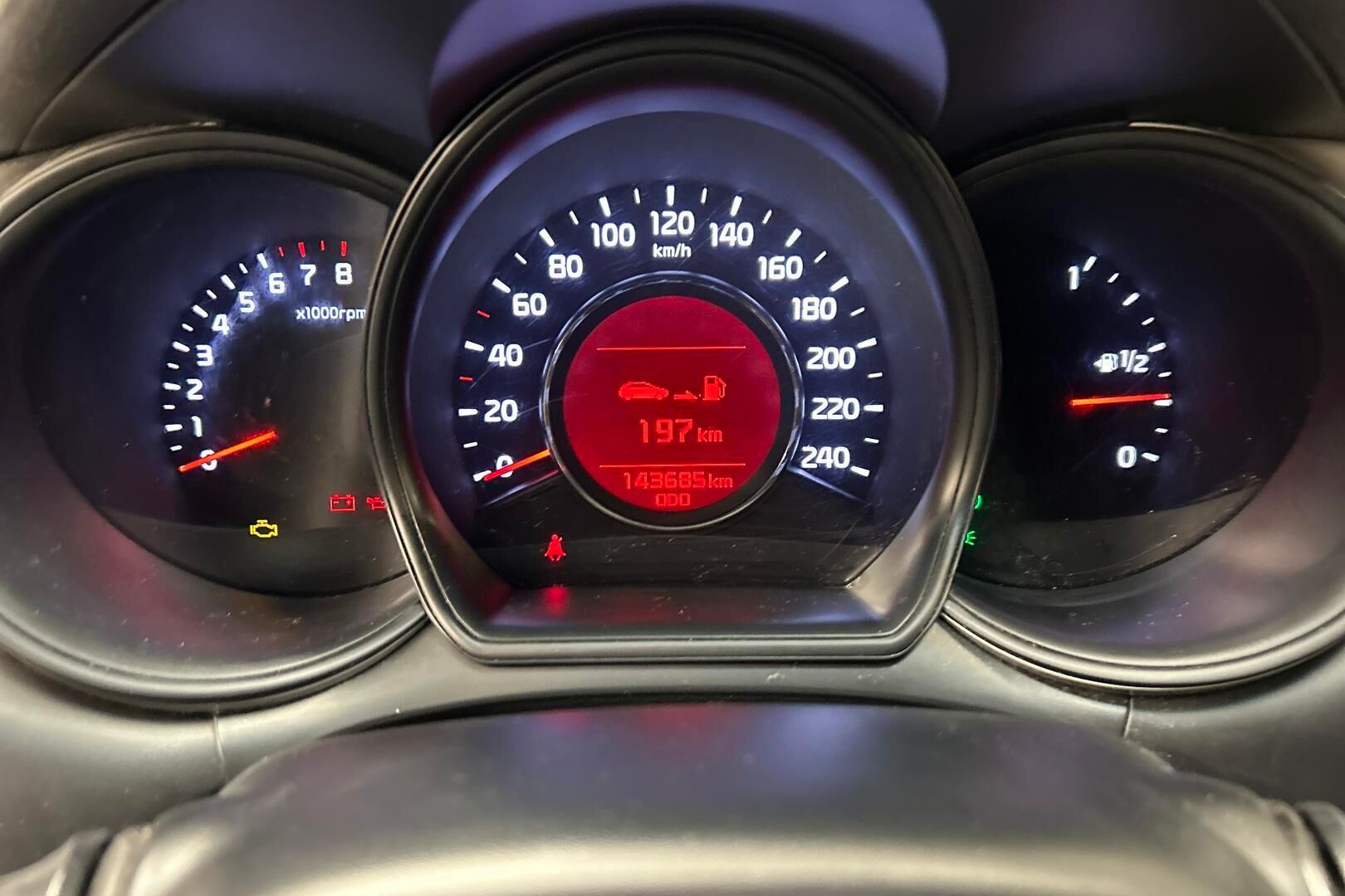 Kia cee'd iso kuva 14