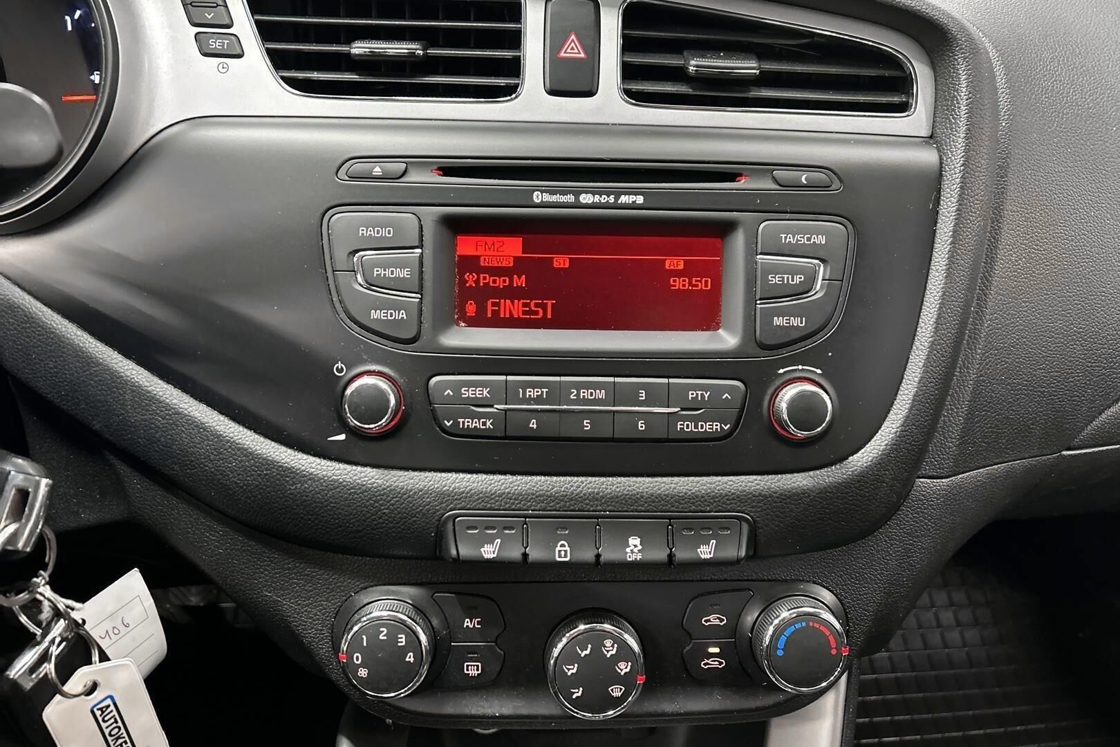 Kia cee'd iso kuva 15