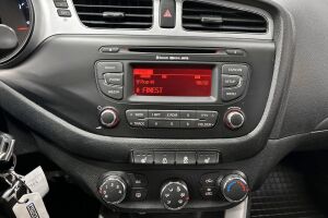 Kia cee'd esikatselu 15