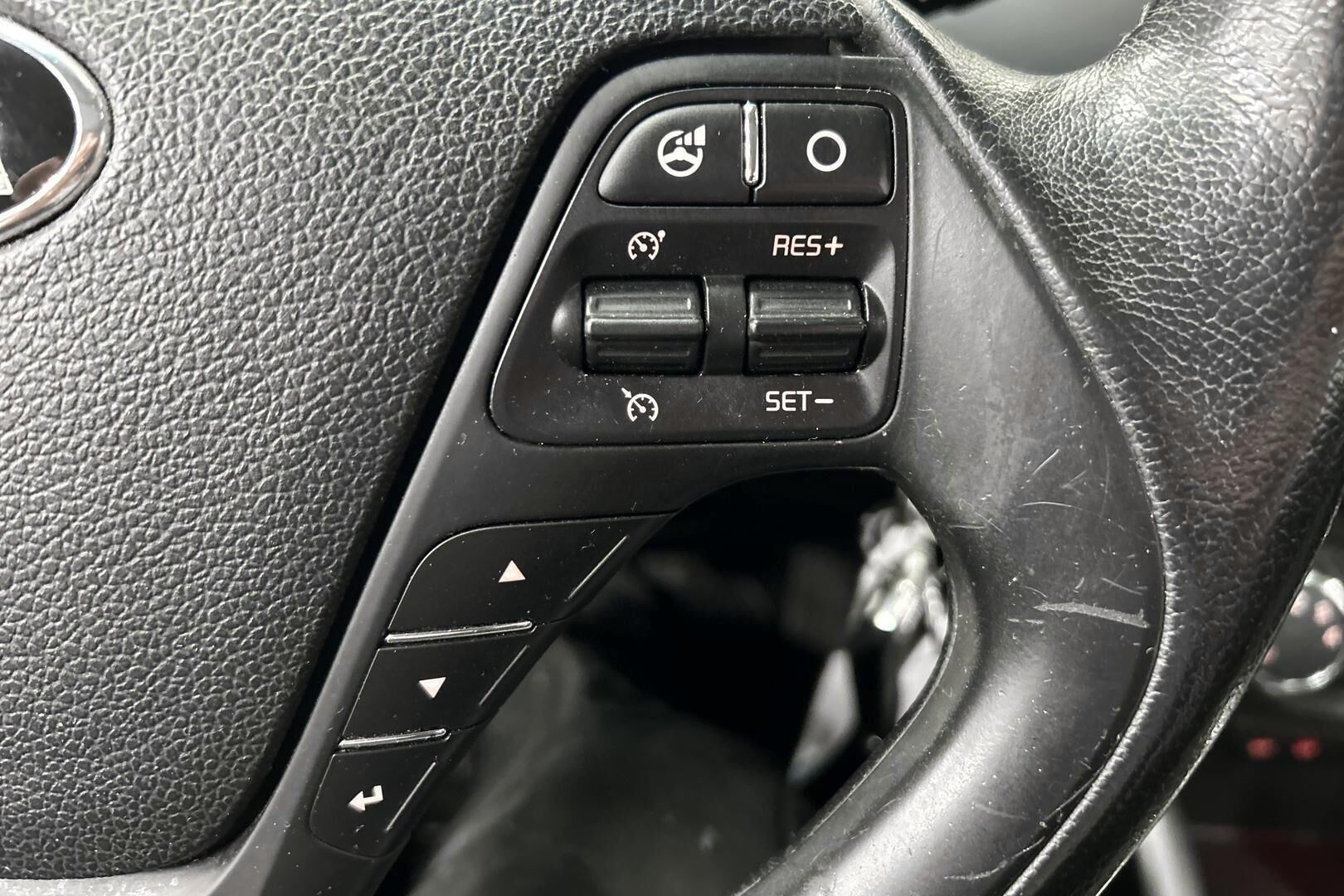 Kia cee'd iso kuva 17