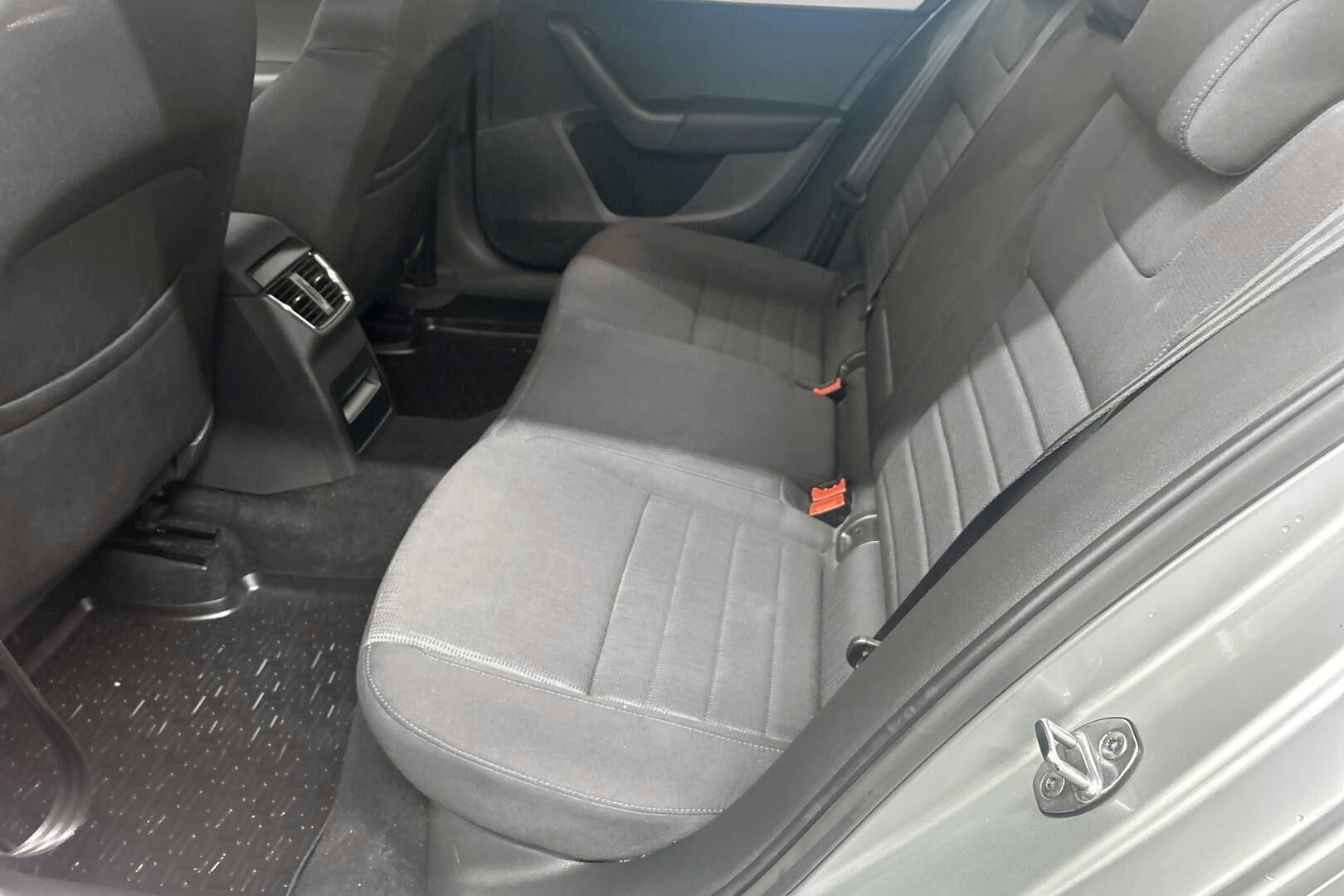 Skoda Octavia iso kuva 6