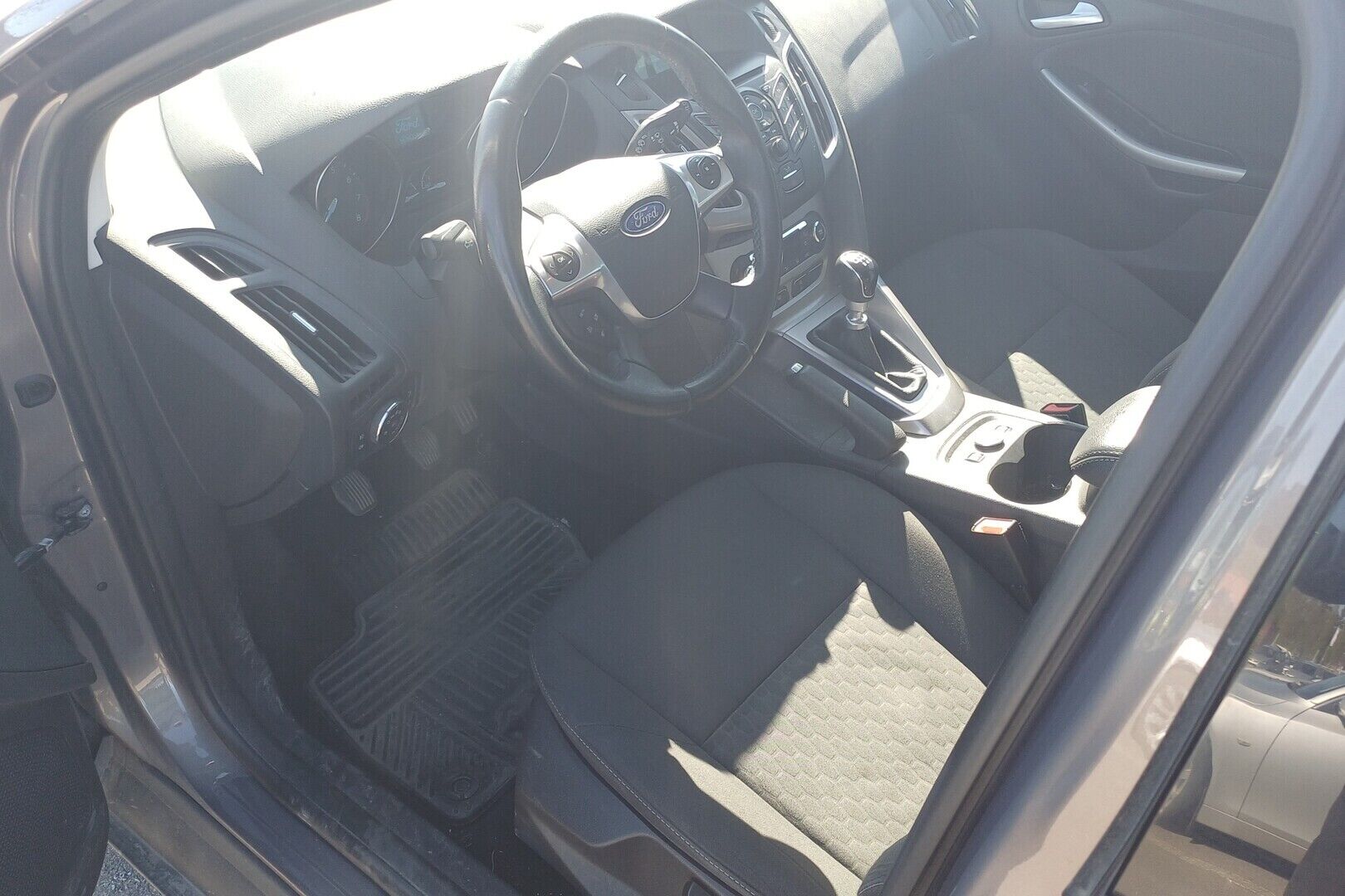 Ford Focus iso kuva 1