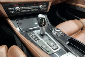 BMW 5-SARJA esikatselu 22