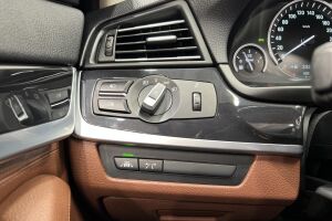BMW 5-SARJA esikatselu 28