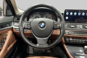 BMW 5-SARJA esikatselu 32