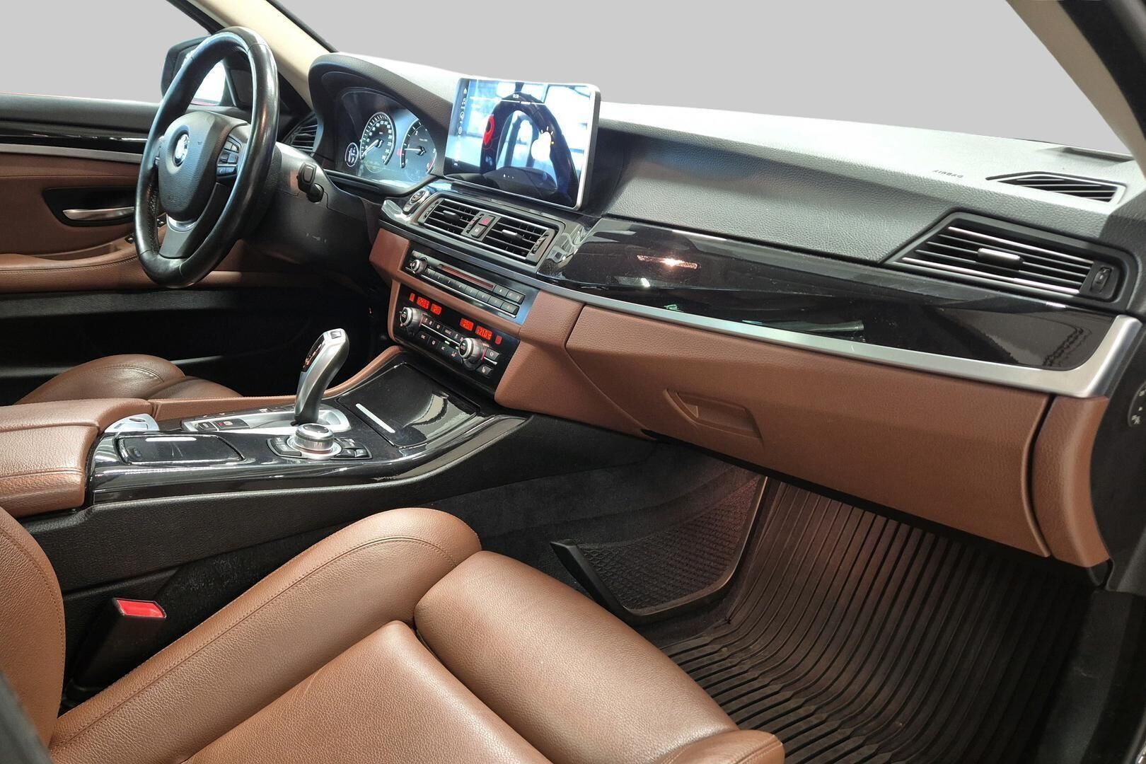 BMW 5-SARJA iso kuva 5