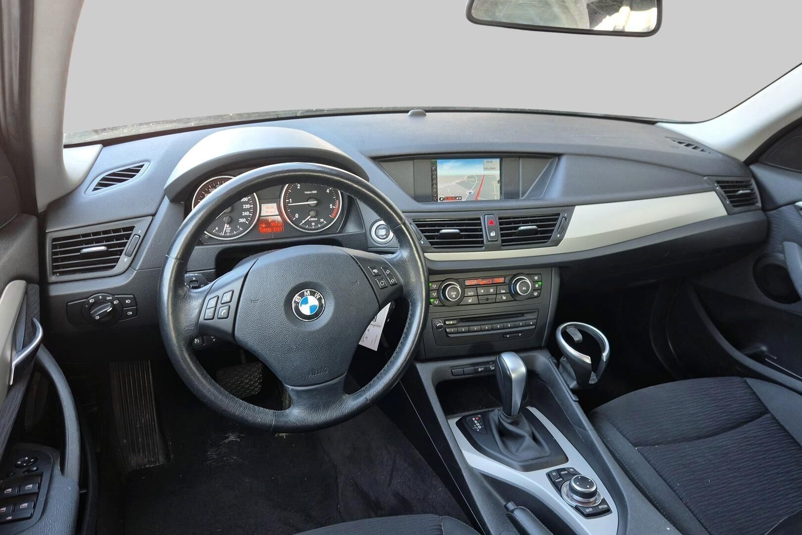 BMW X1 iso kuva 2