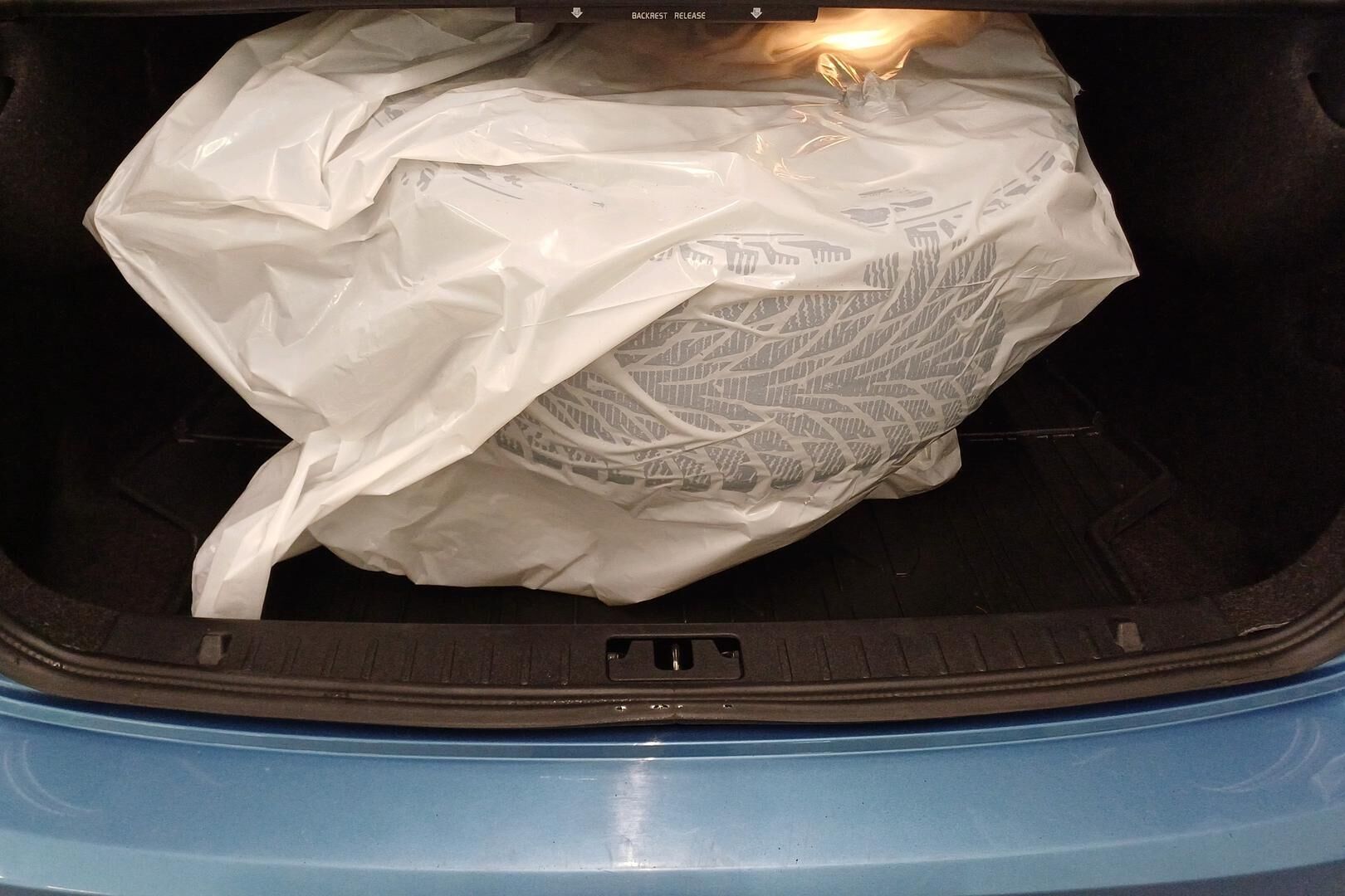 Volvo S60 iso kuva 11