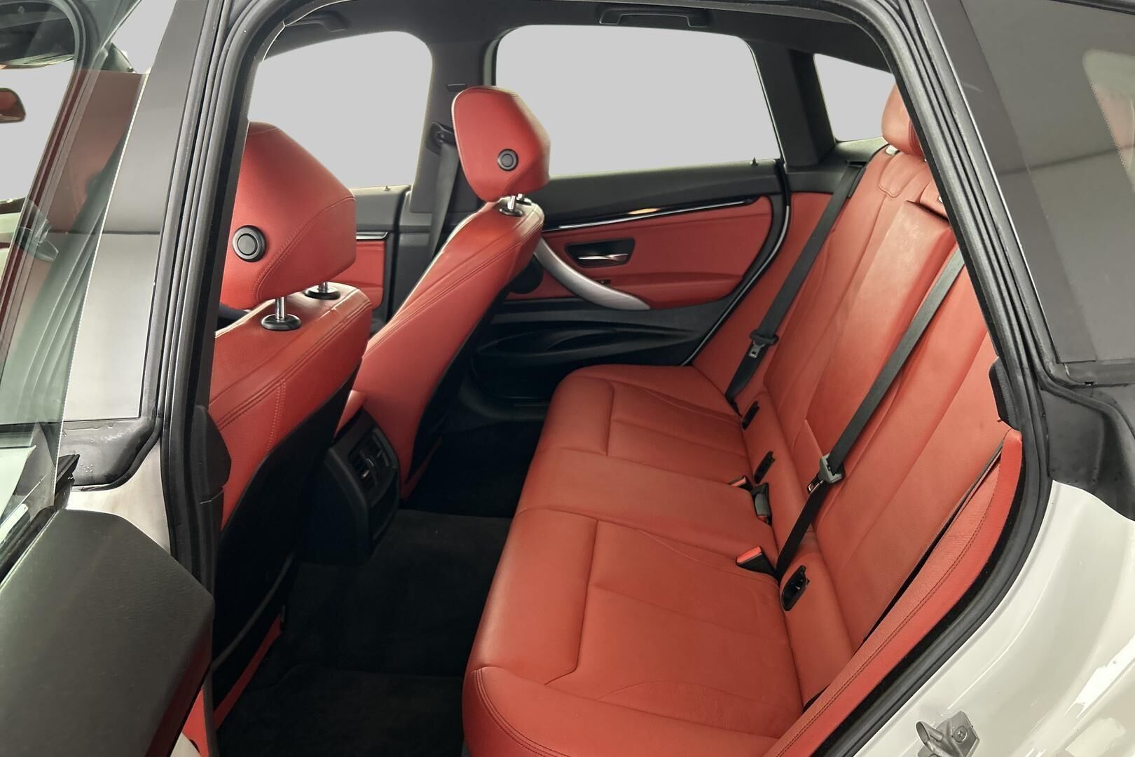 BMW 3-SARJA iso kuva 10