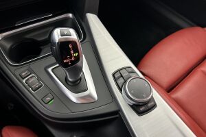 BMW 3-SARJA esikatselu 18