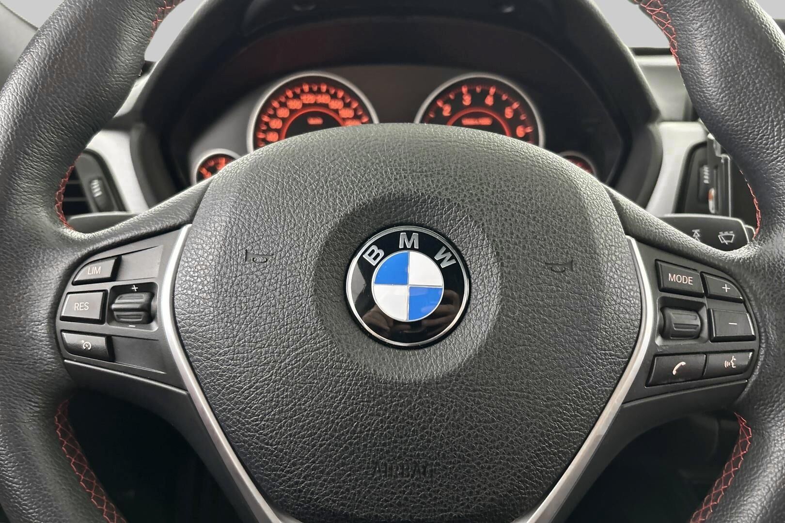 BMW 3-SARJA iso kuva 21