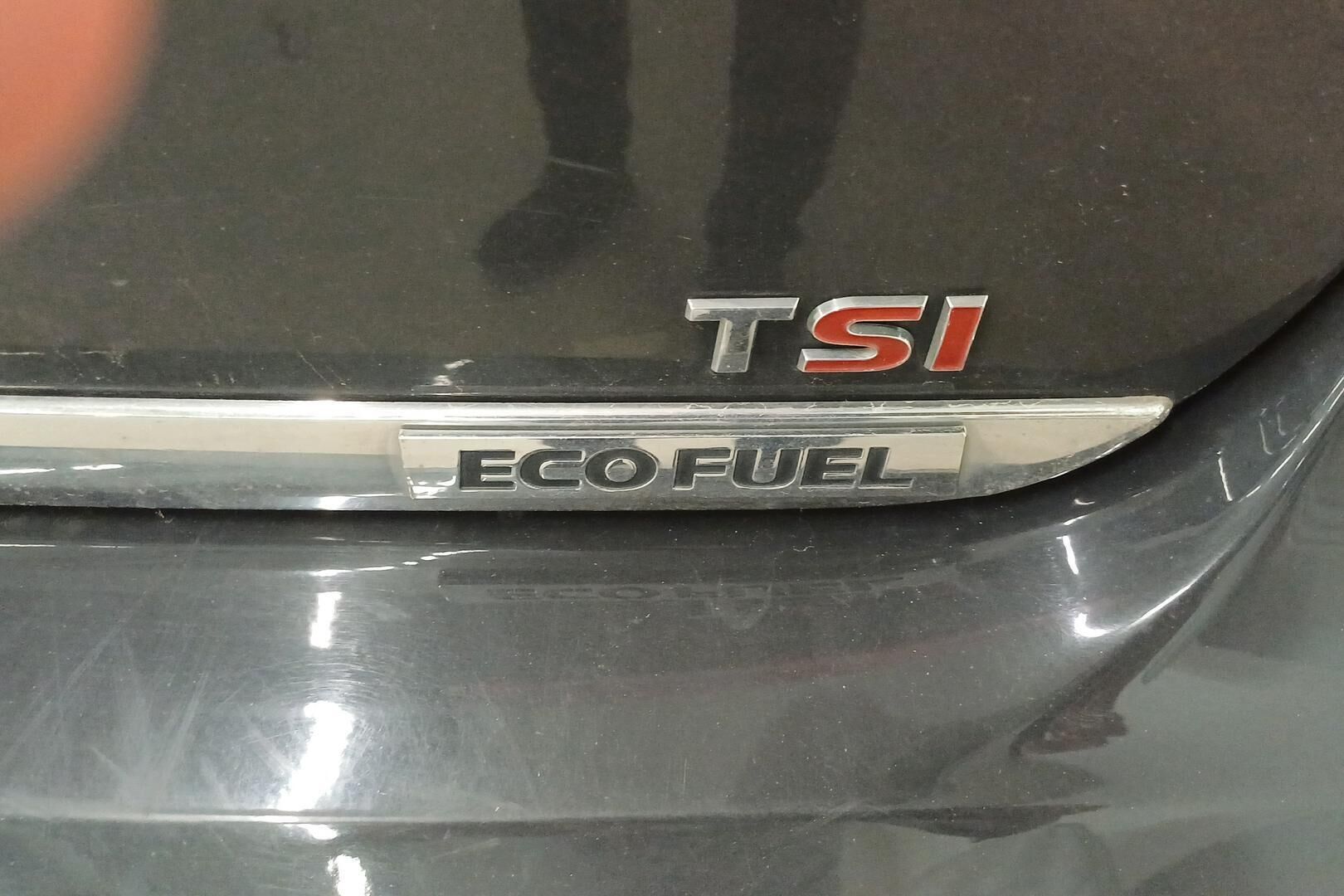 Volkswagen Passat iso kuva 13