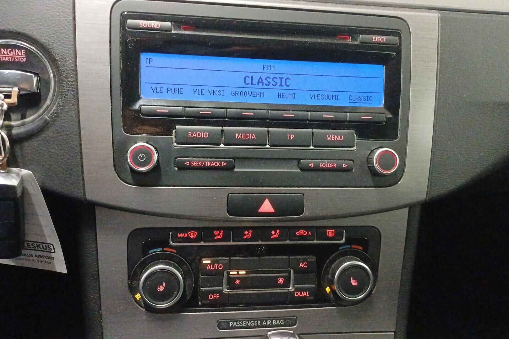 Volkswagen Passat iso kuva 16