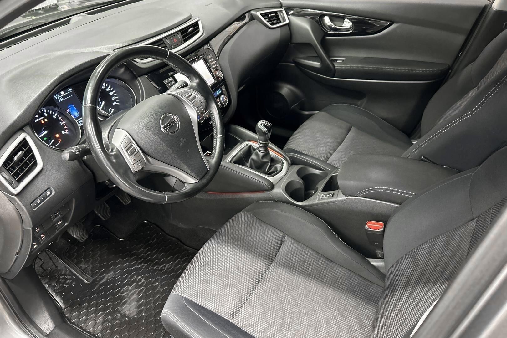Nissan Qashqai iso kuva 9
