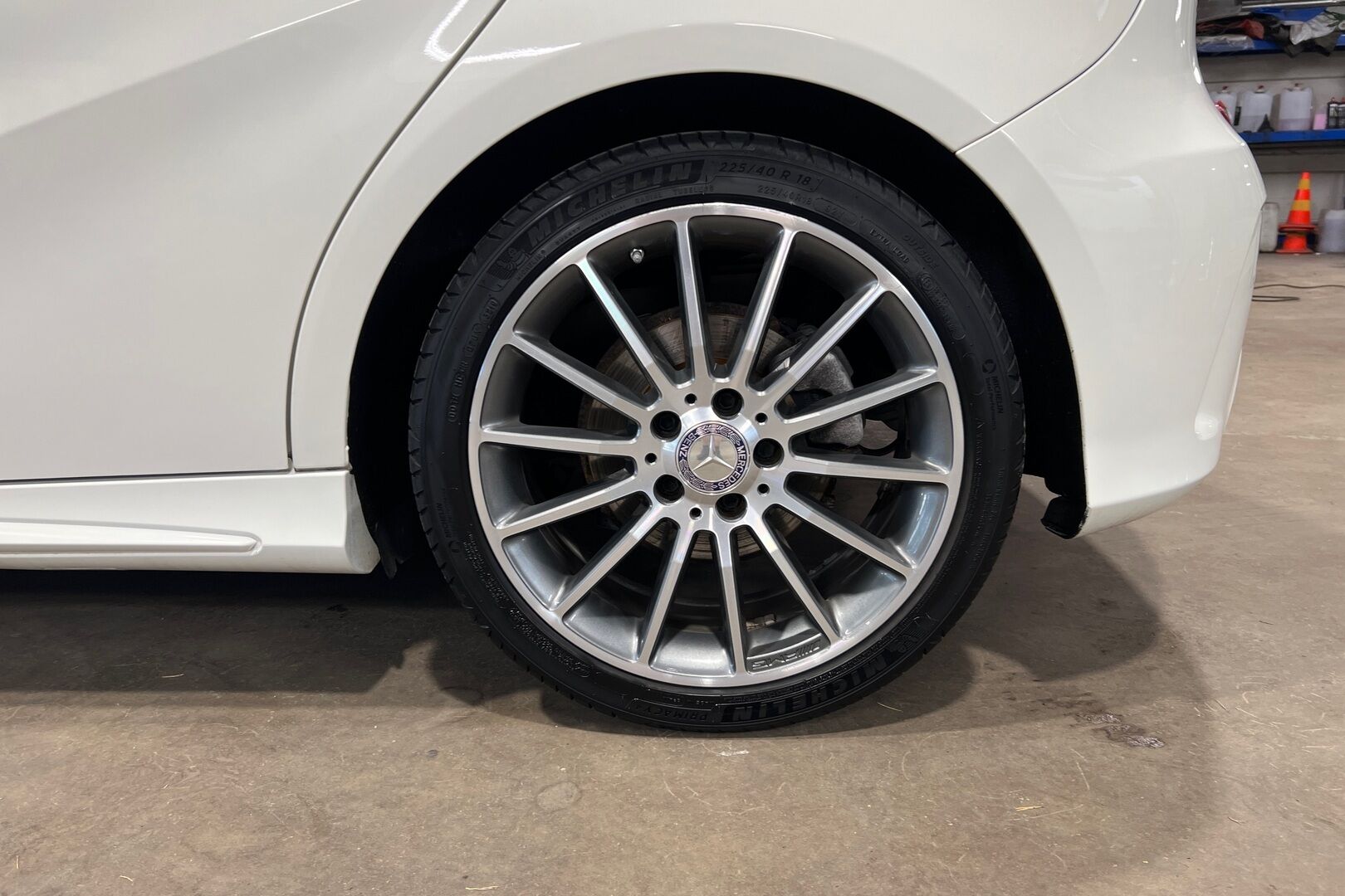 Mercedes-Benz A iso kuva 13