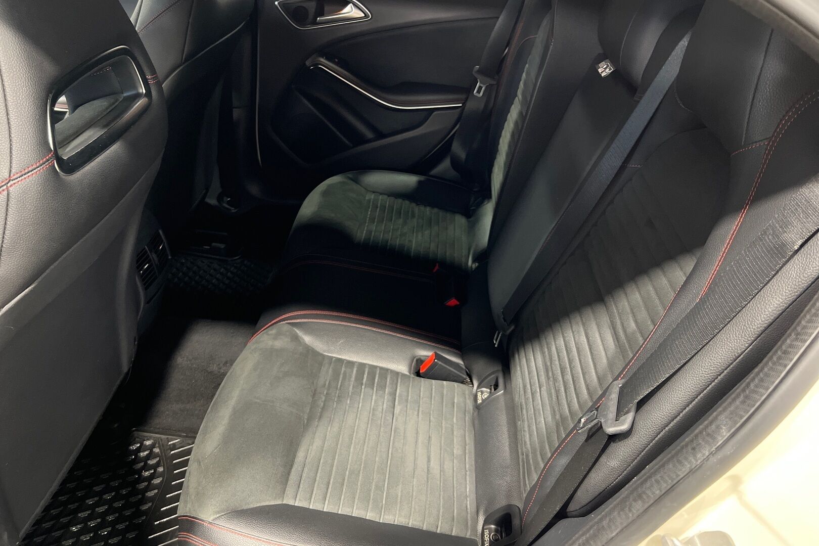 Mercedes-Benz A iso kuva 9
