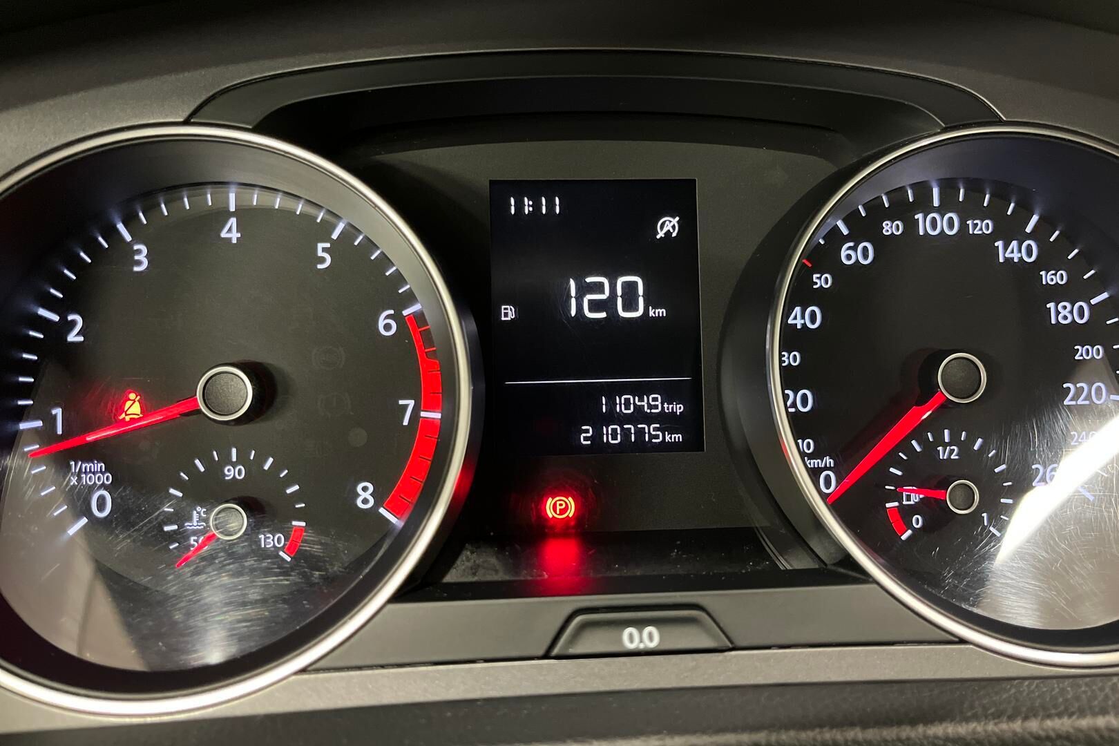 Volkswagen Golf iso kuva 15