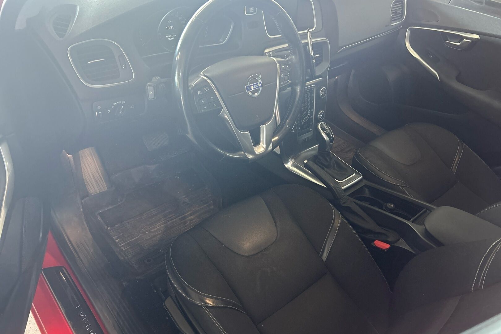 Volvo V40 iso kuva 1