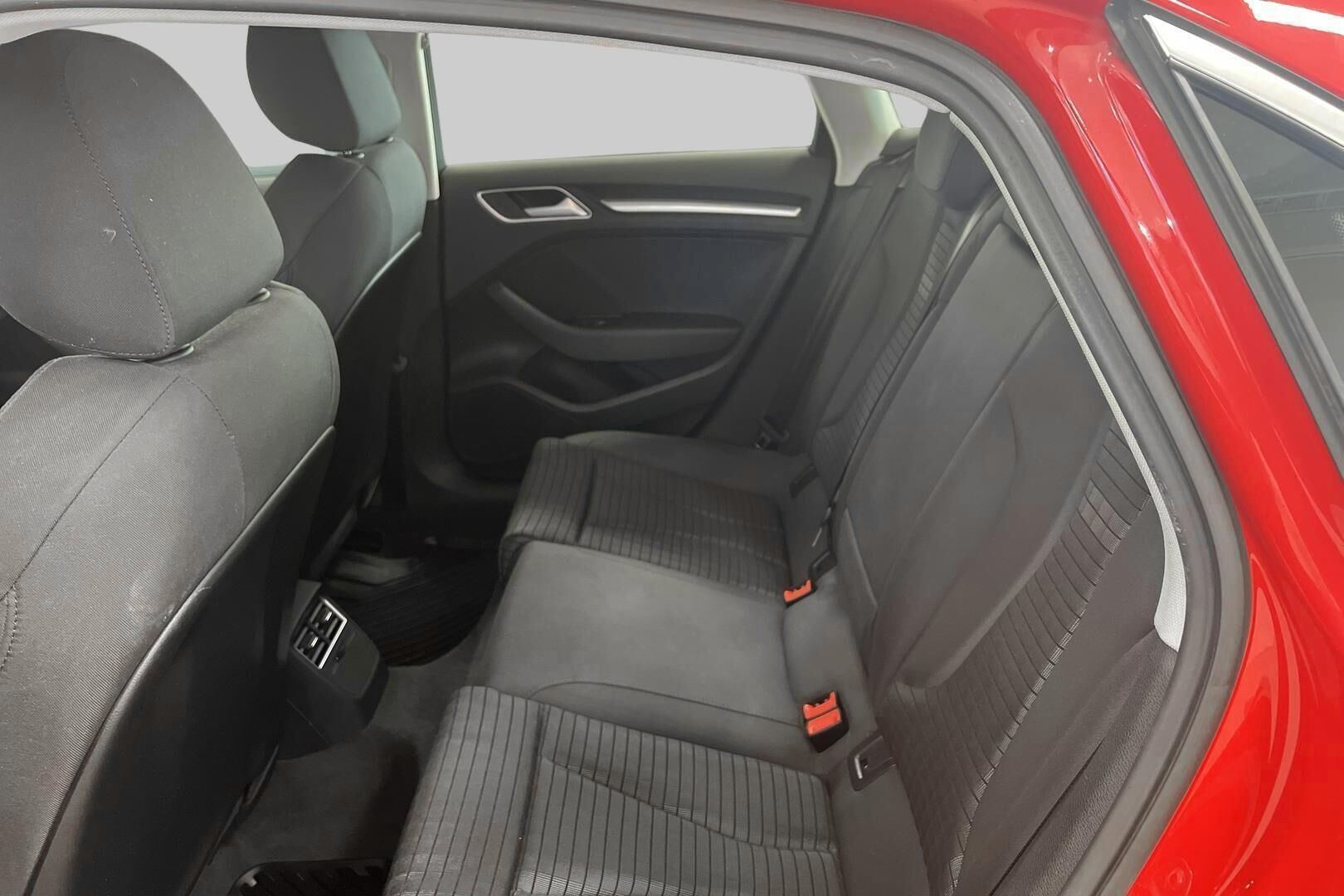 Audi A3 iso kuva 8