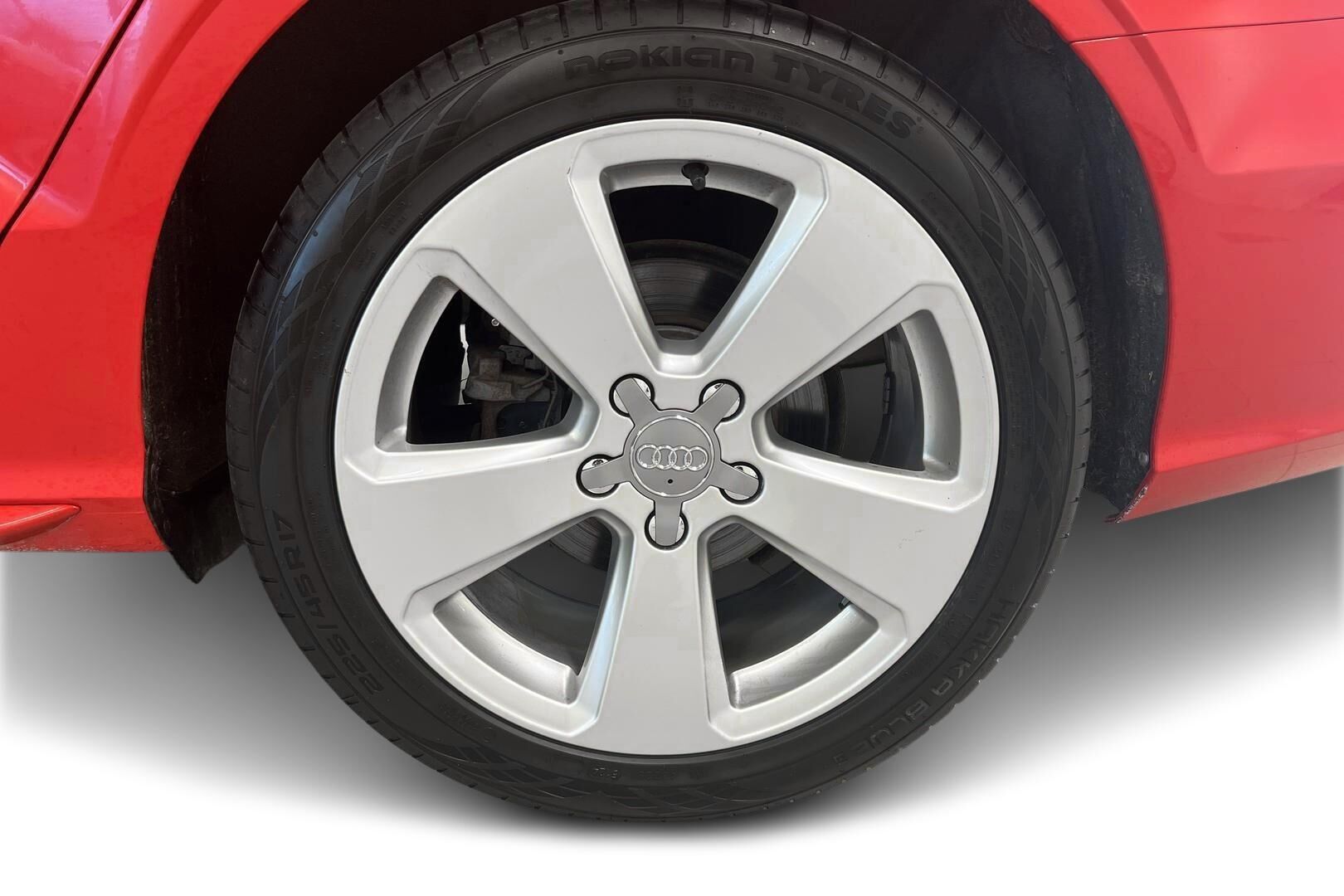 Audi A3 iso kuva 11