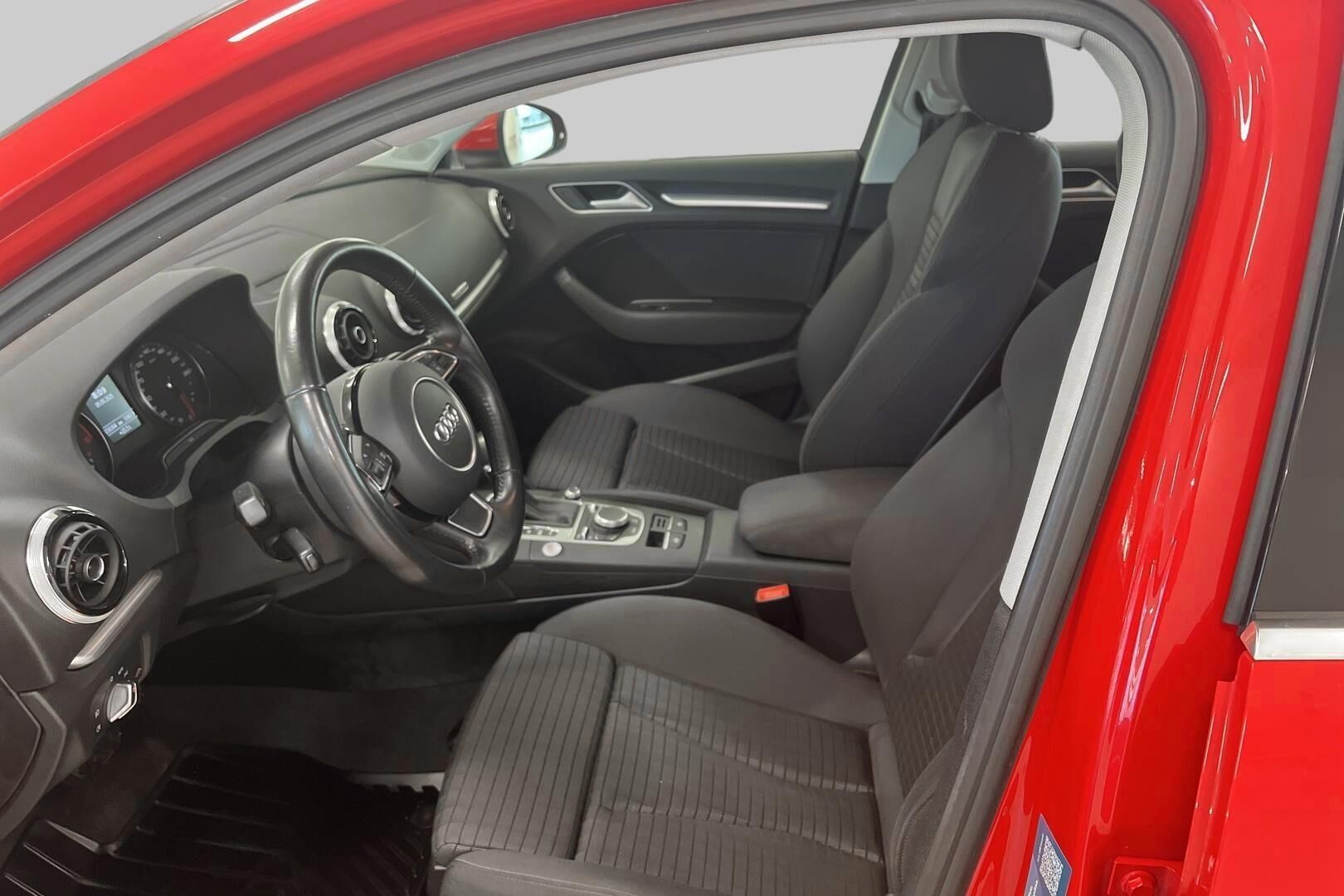 Audi A3 iso kuva 22