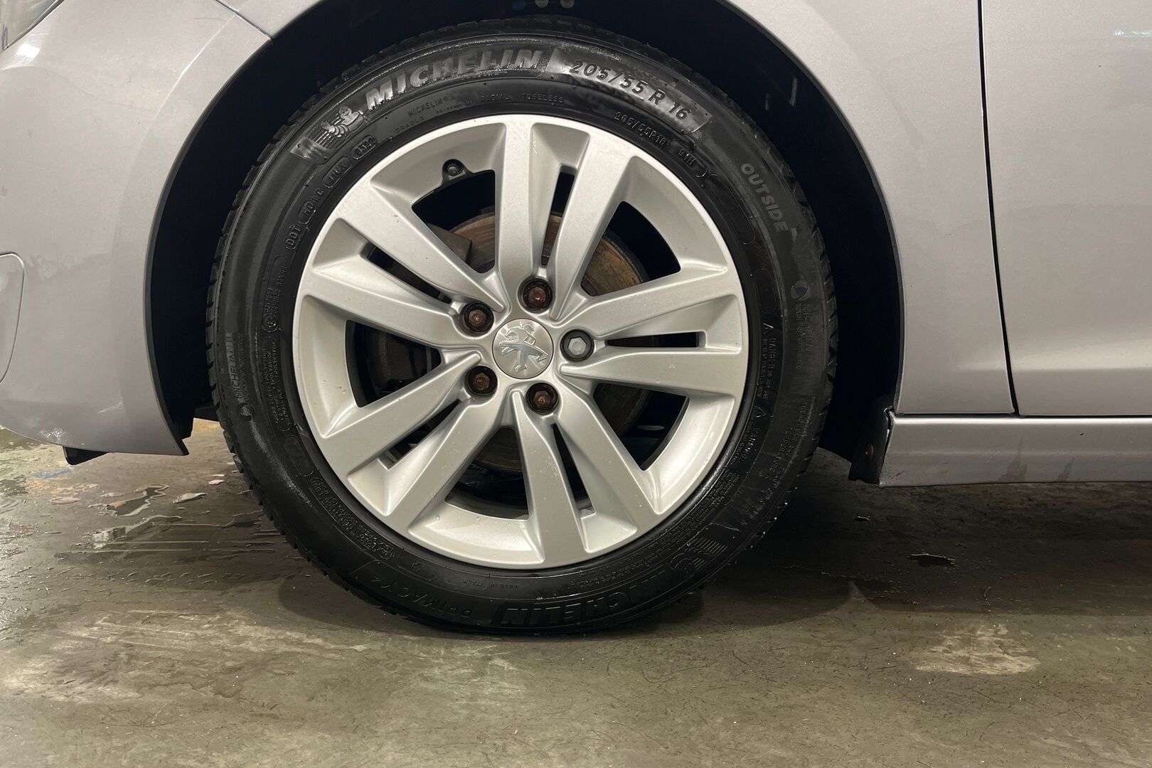 Peugeot 308 iso kuva 11