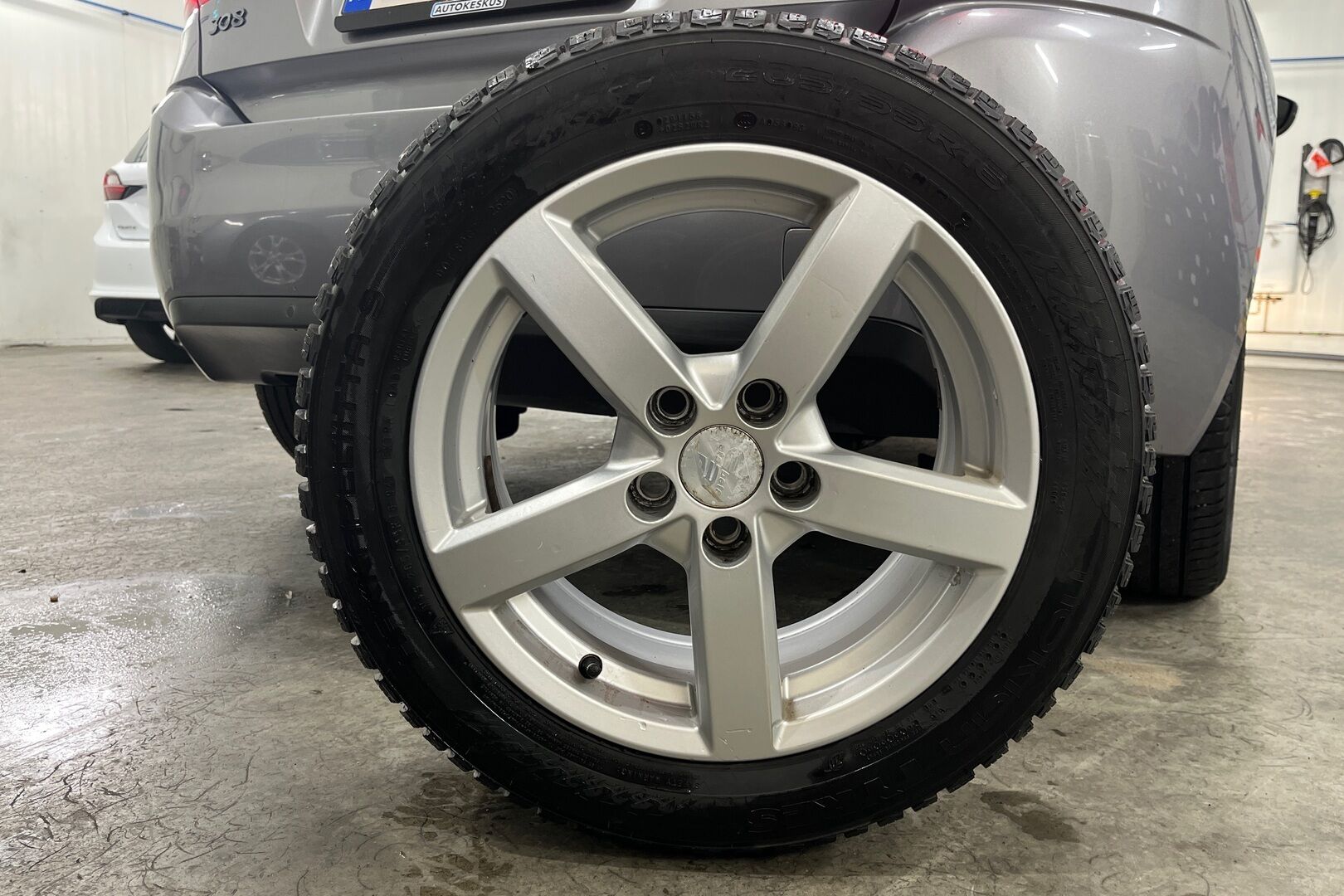 Peugeot 308 iso kuva 14