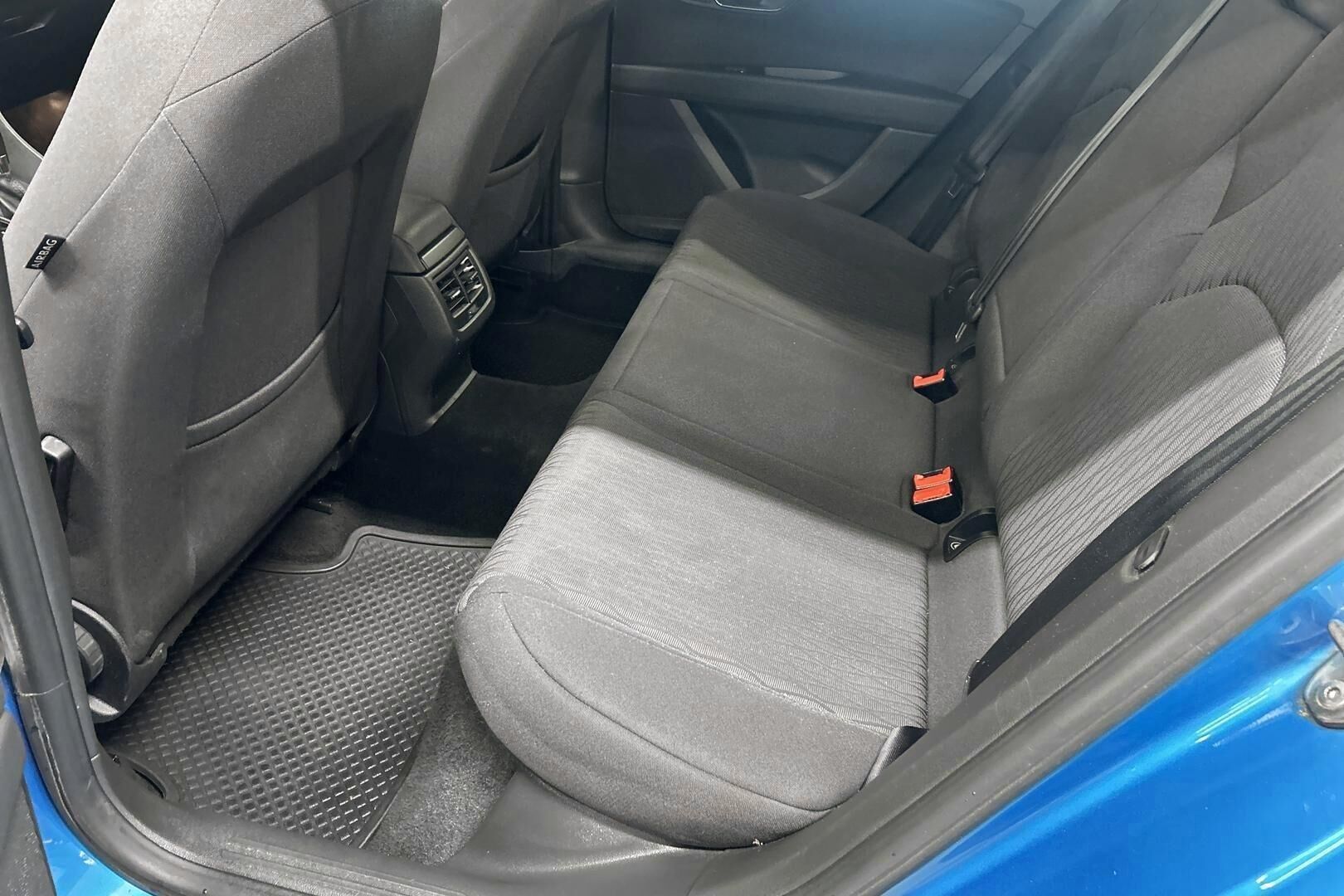 Seat Leon iso kuva 9