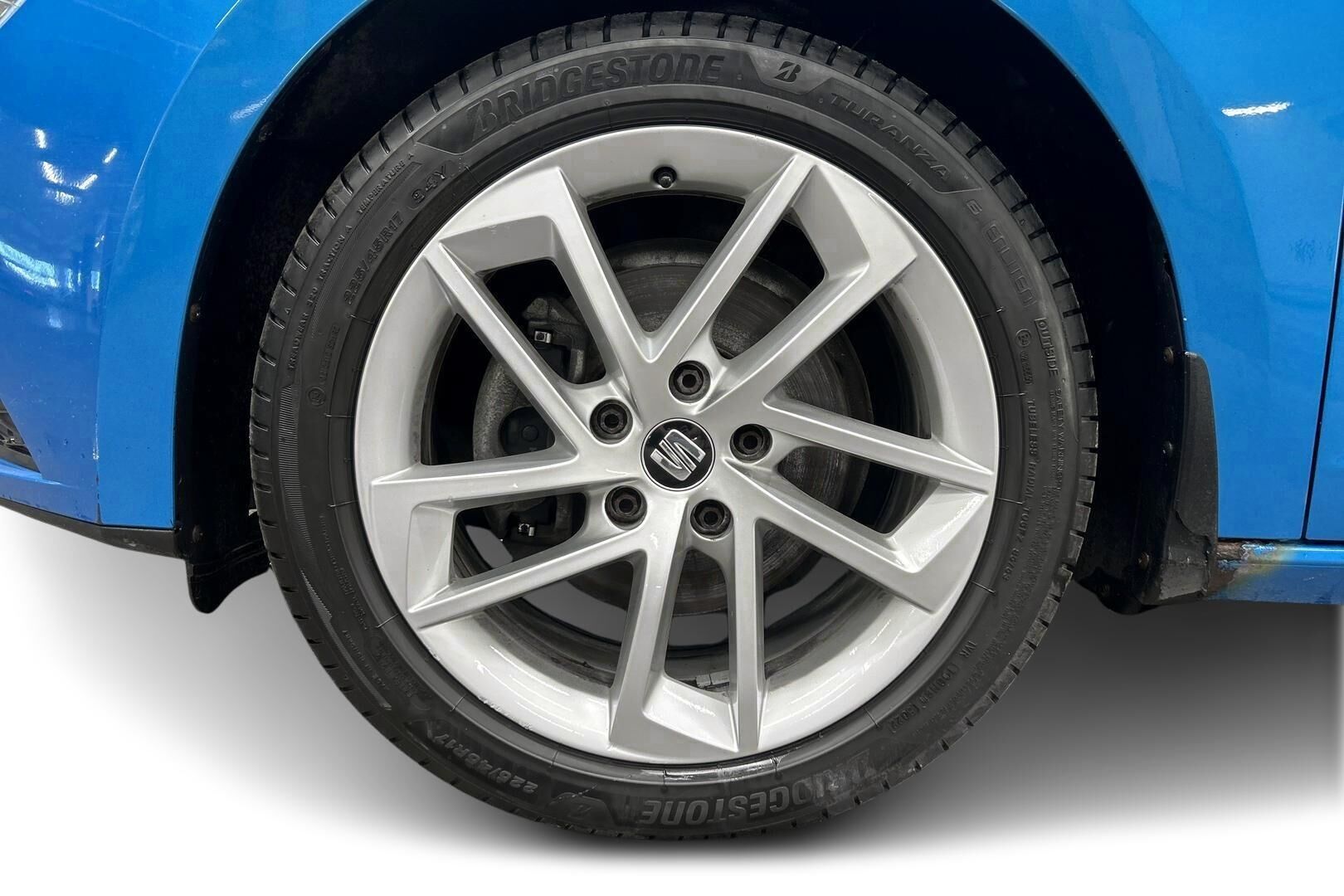 Seat Leon iso kuva 12