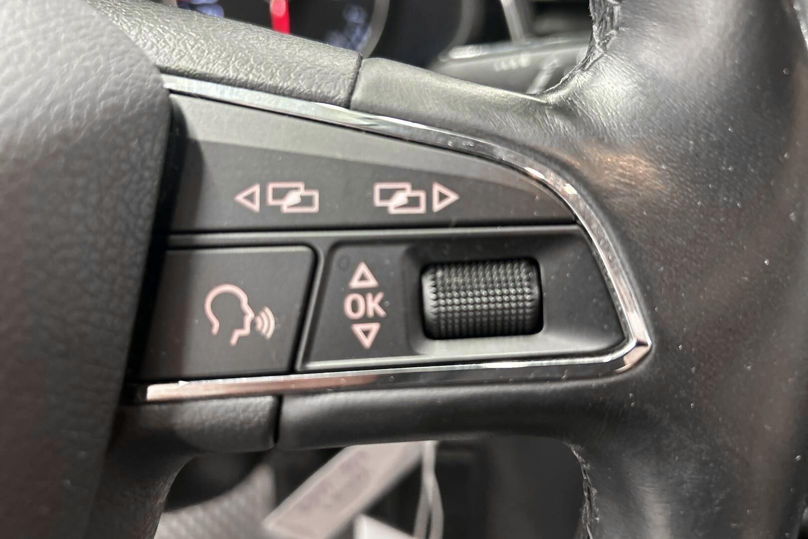 Seat Leon iso kuva 16