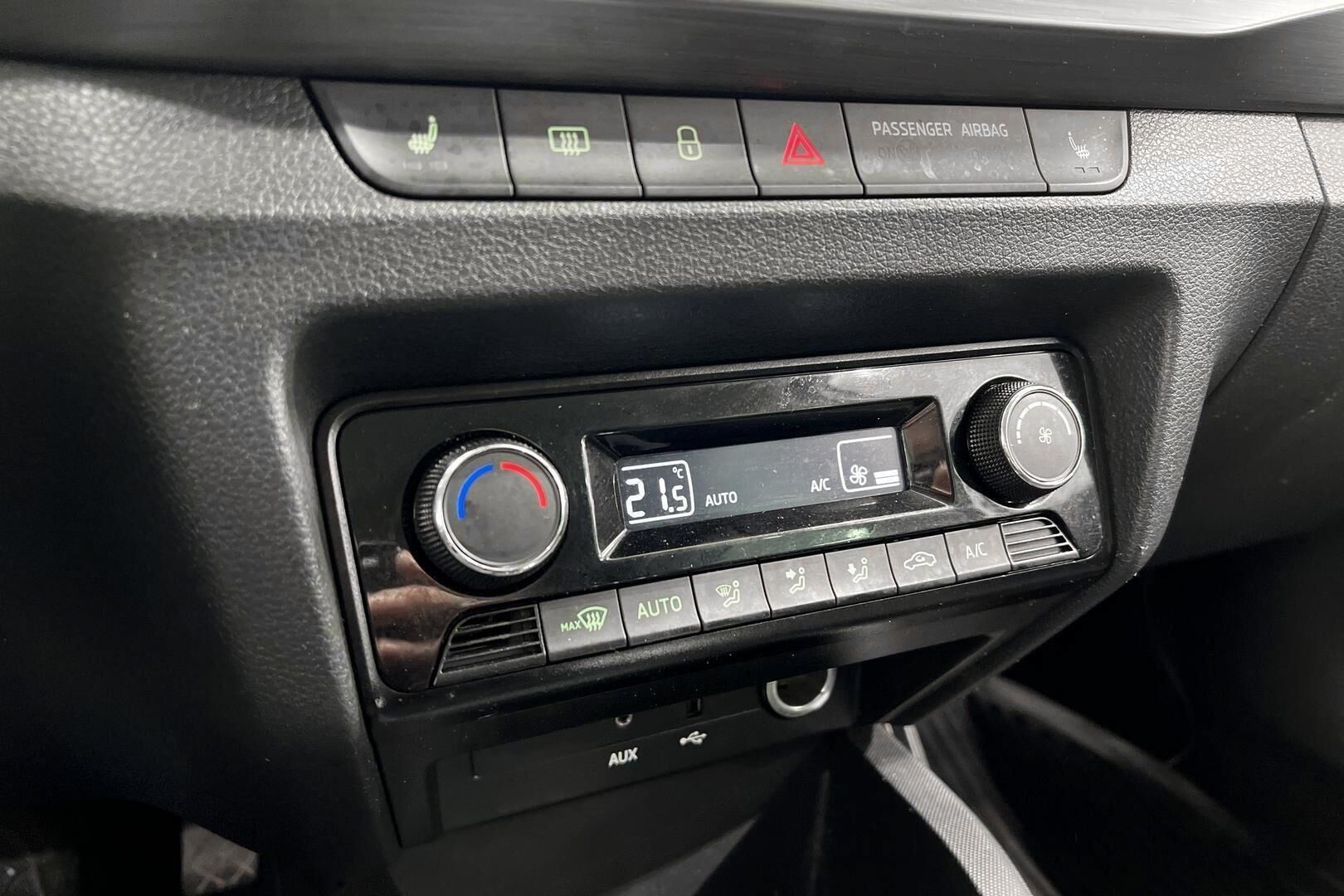 Skoda Fabia iso kuva 17