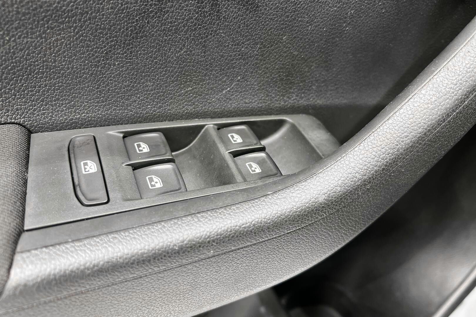 Skoda Fabia iso kuva 22