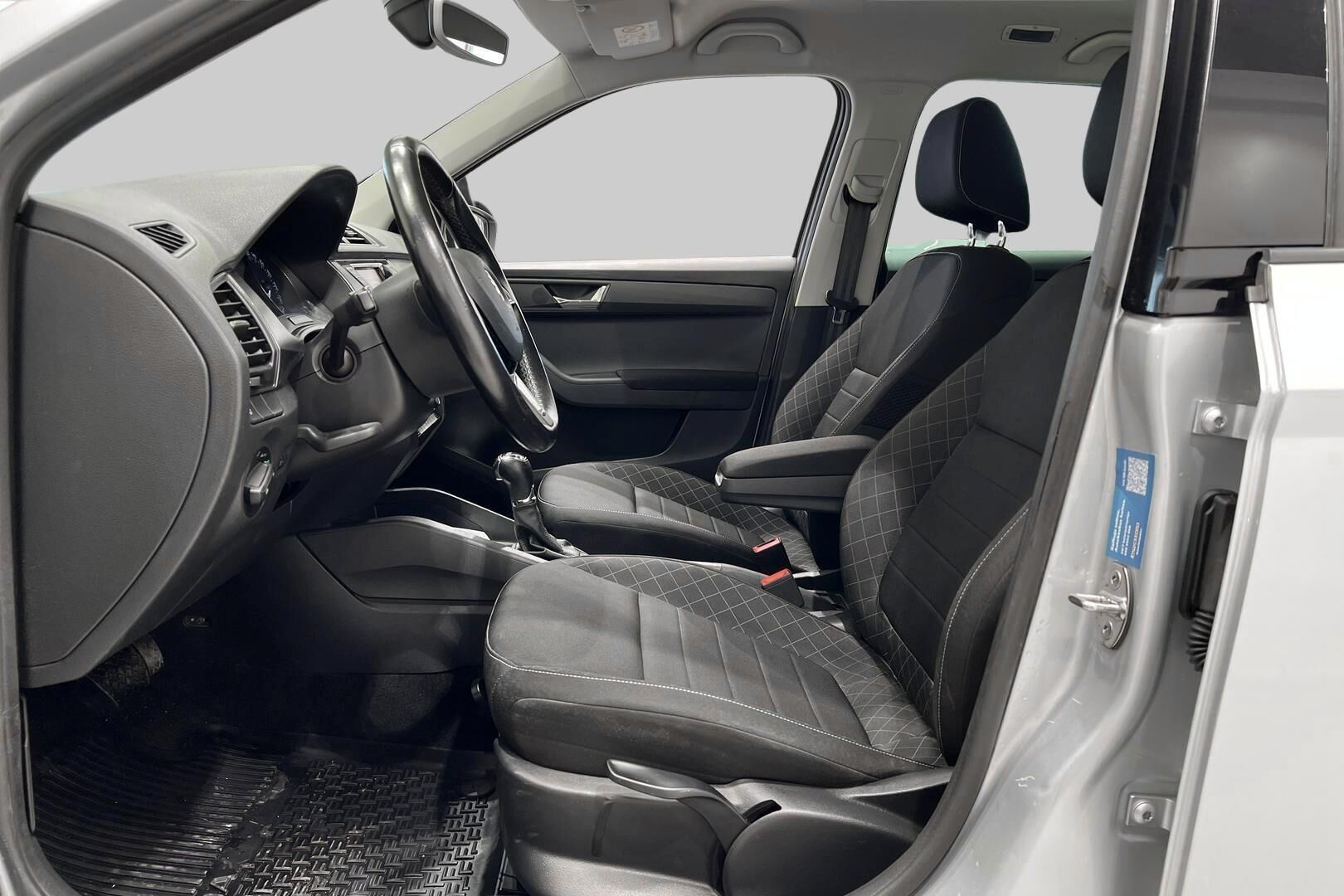 Skoda Fabia iso kuva 9