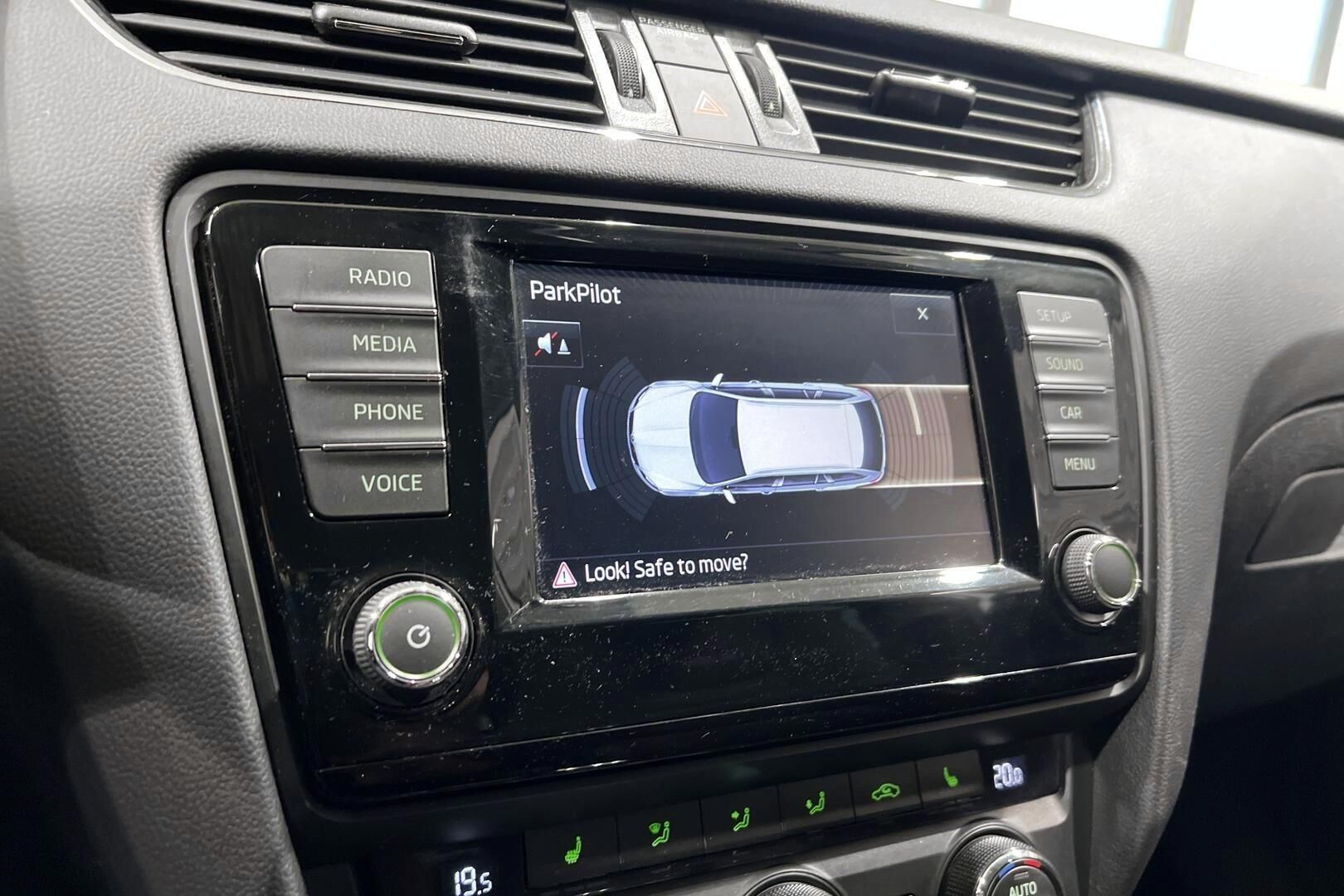 Skoda Octavia iso kuva 15