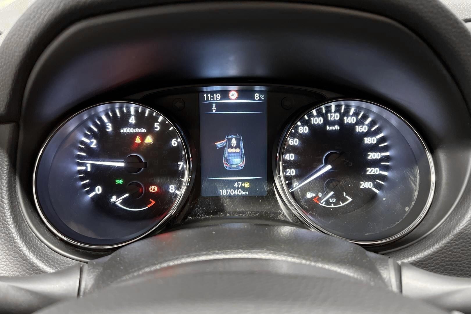 Nissan Qashqai iso kuva 16