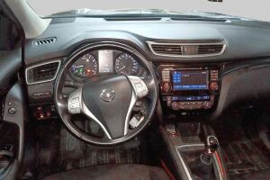 Nissan Qashqai esikatselu 1