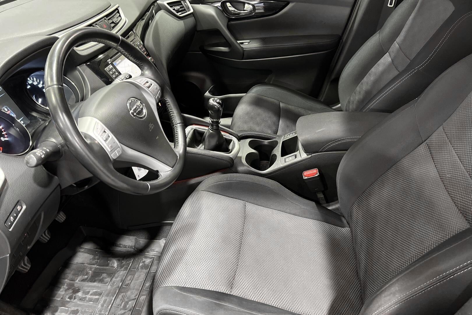 Nissan Qashqai iso kuva 8