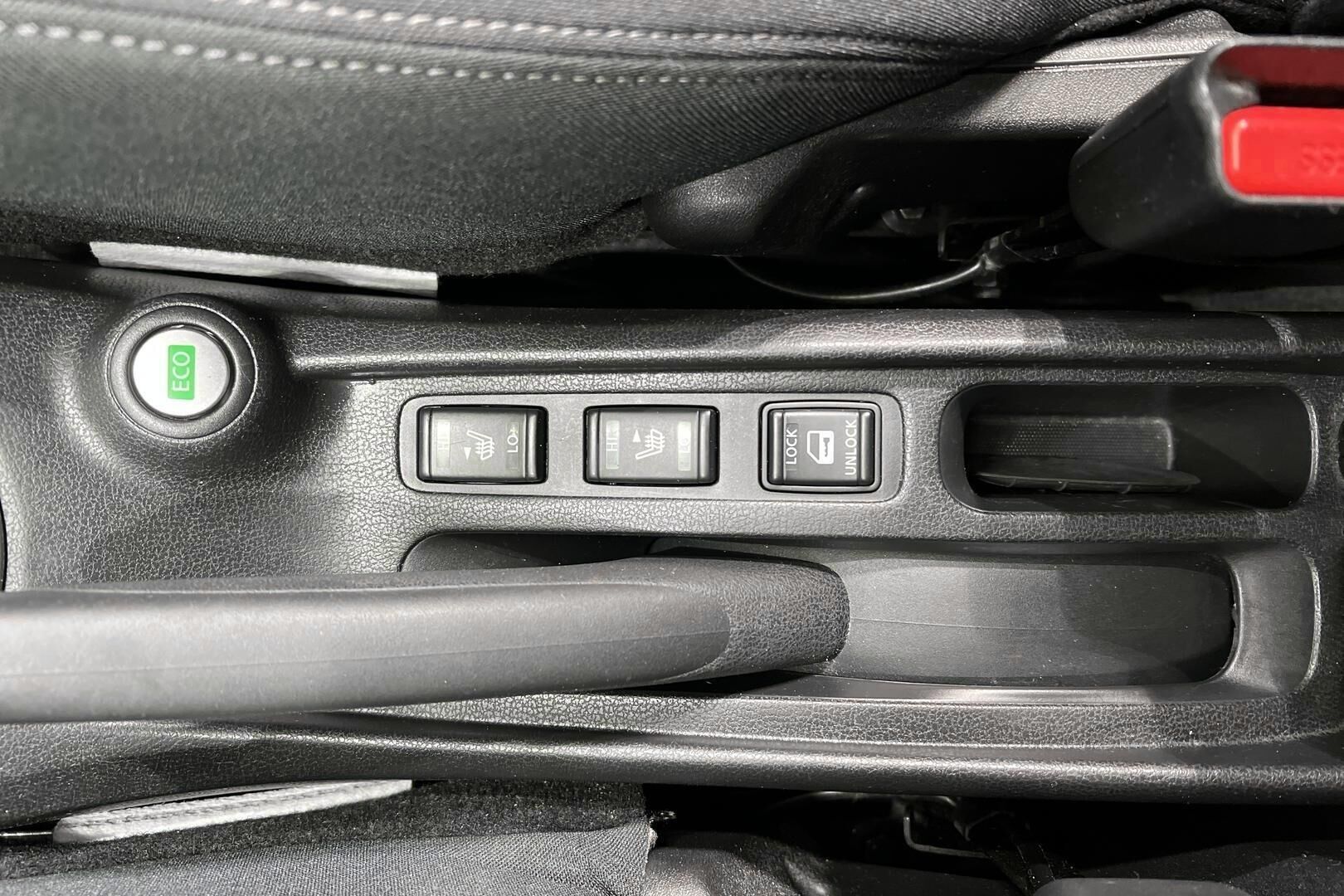 Nissan Note iso kuva 15