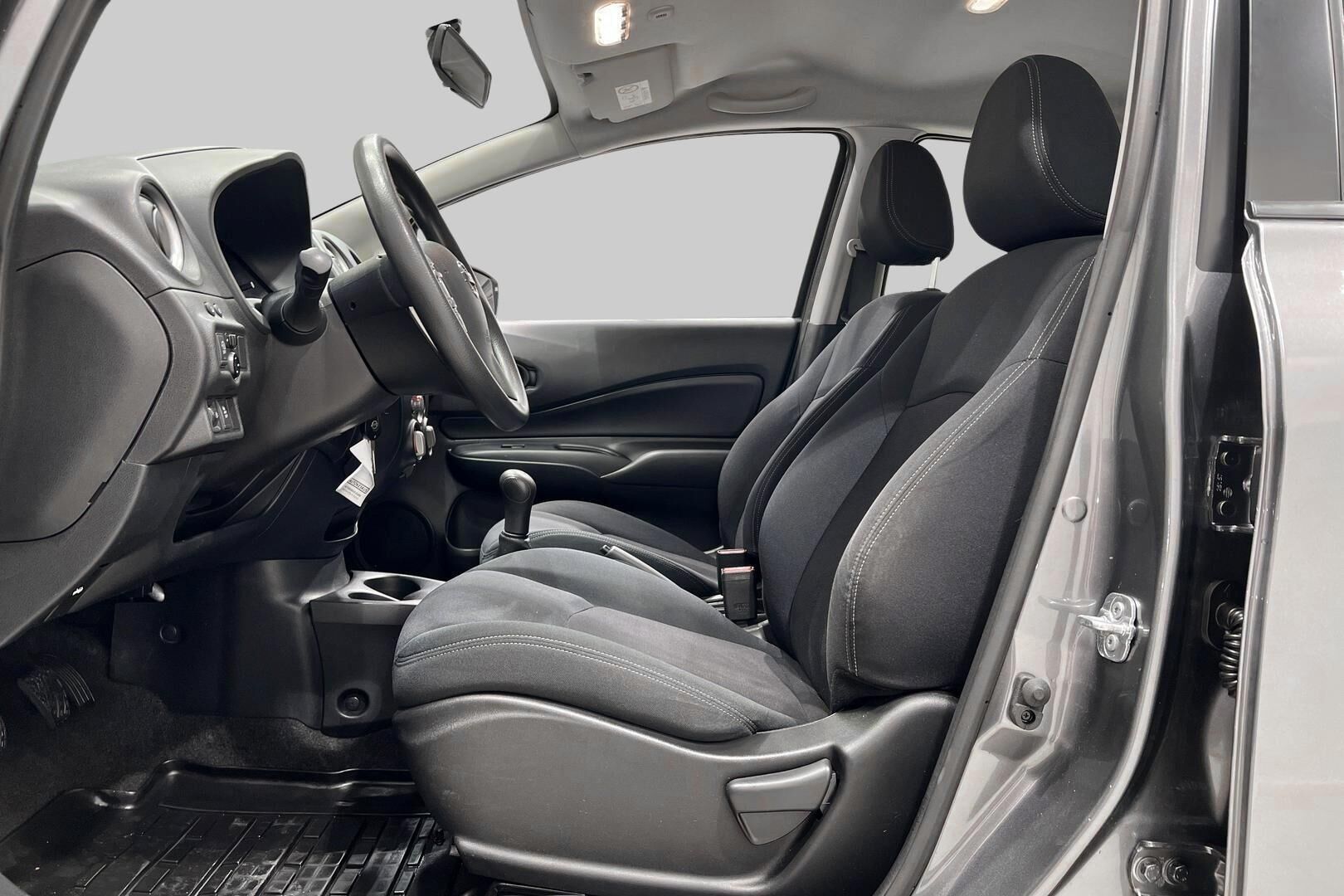 Nissan Note iso kuva 8