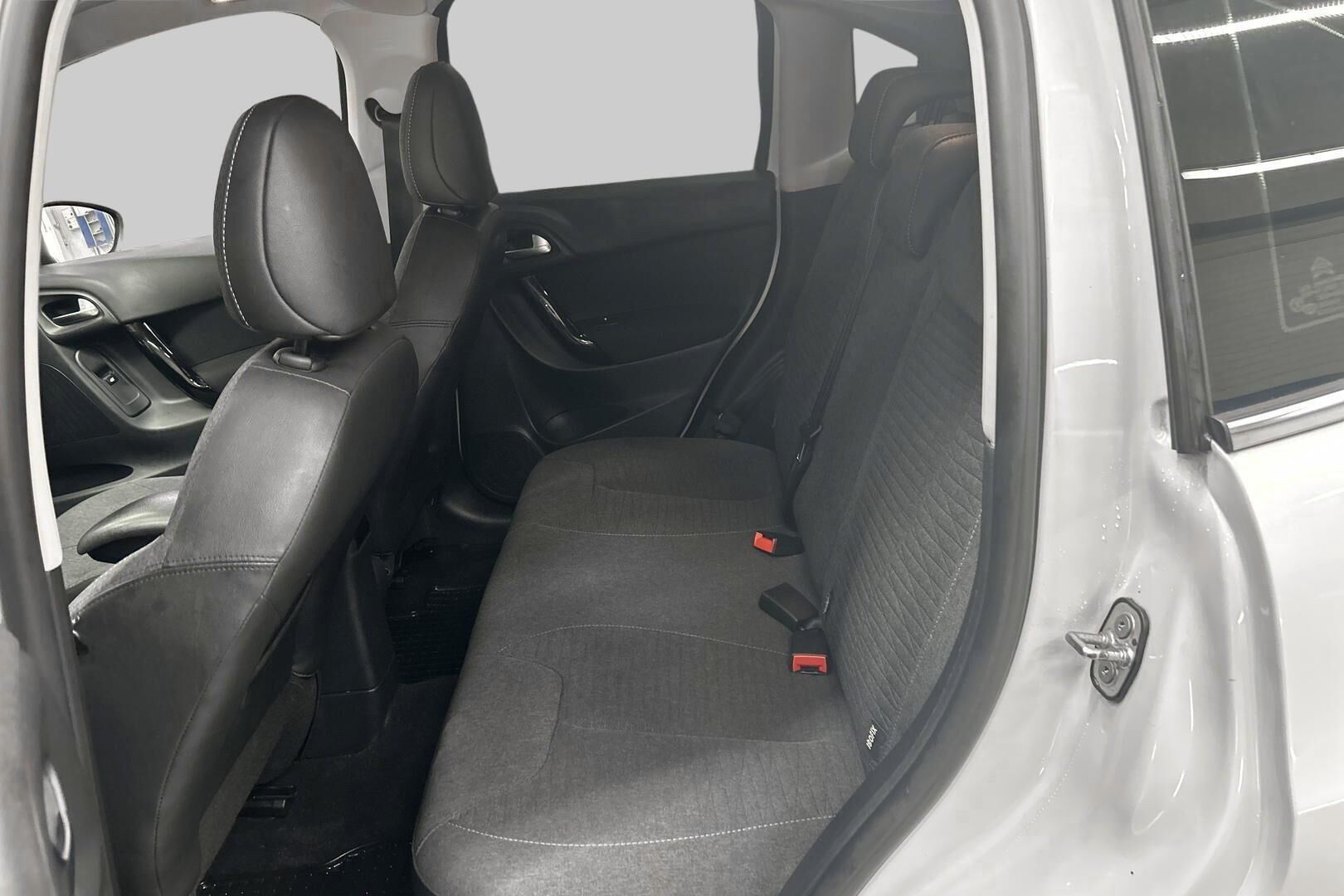 Citroen C3 iso kuva 9