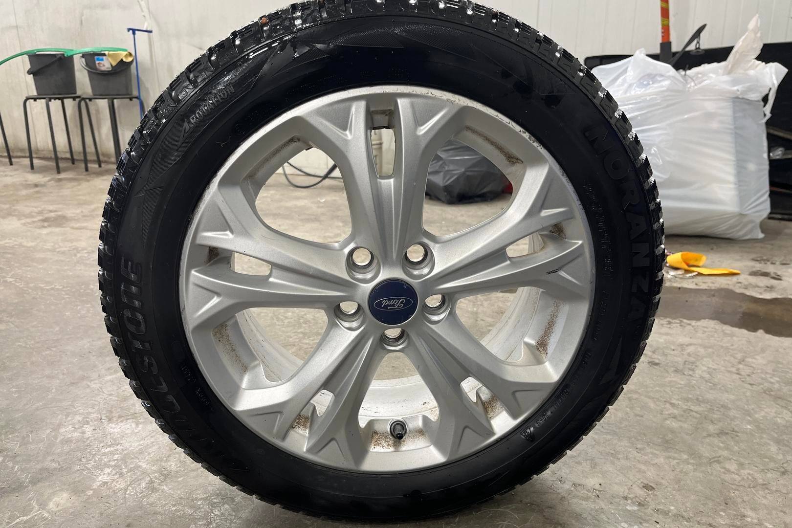 Ford Focus iso kuva 14