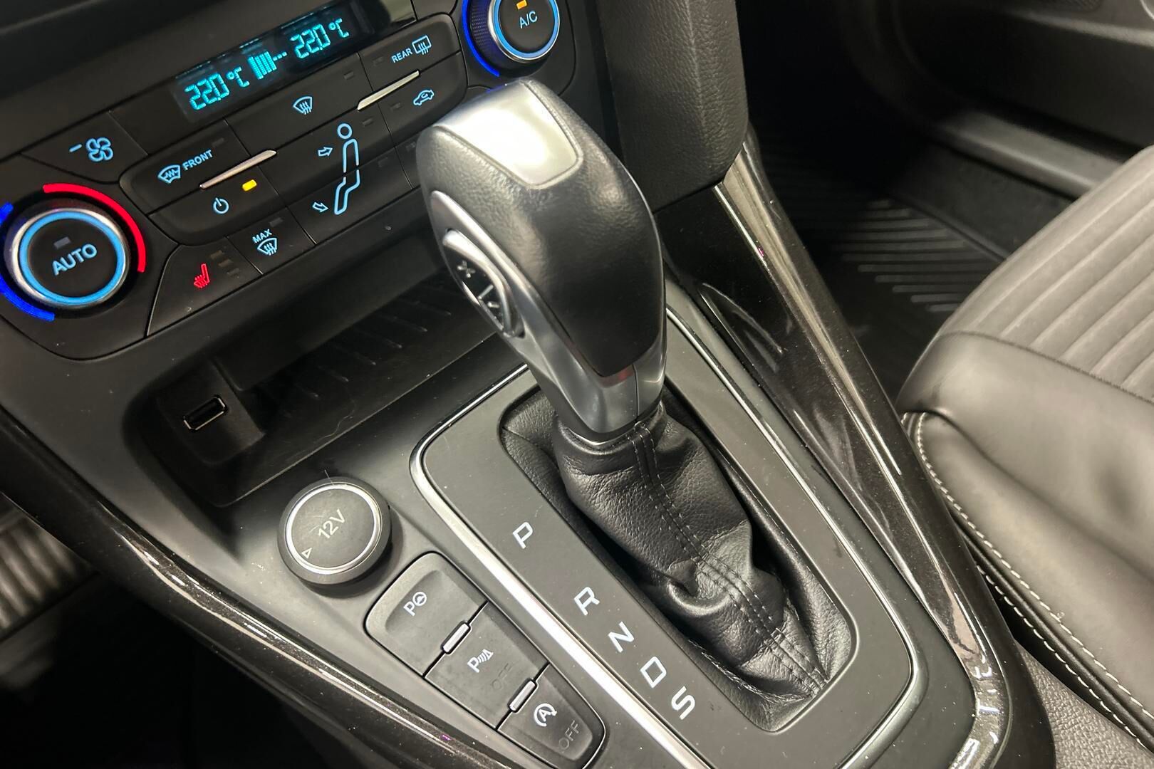 Ford Focus iso kuva 18