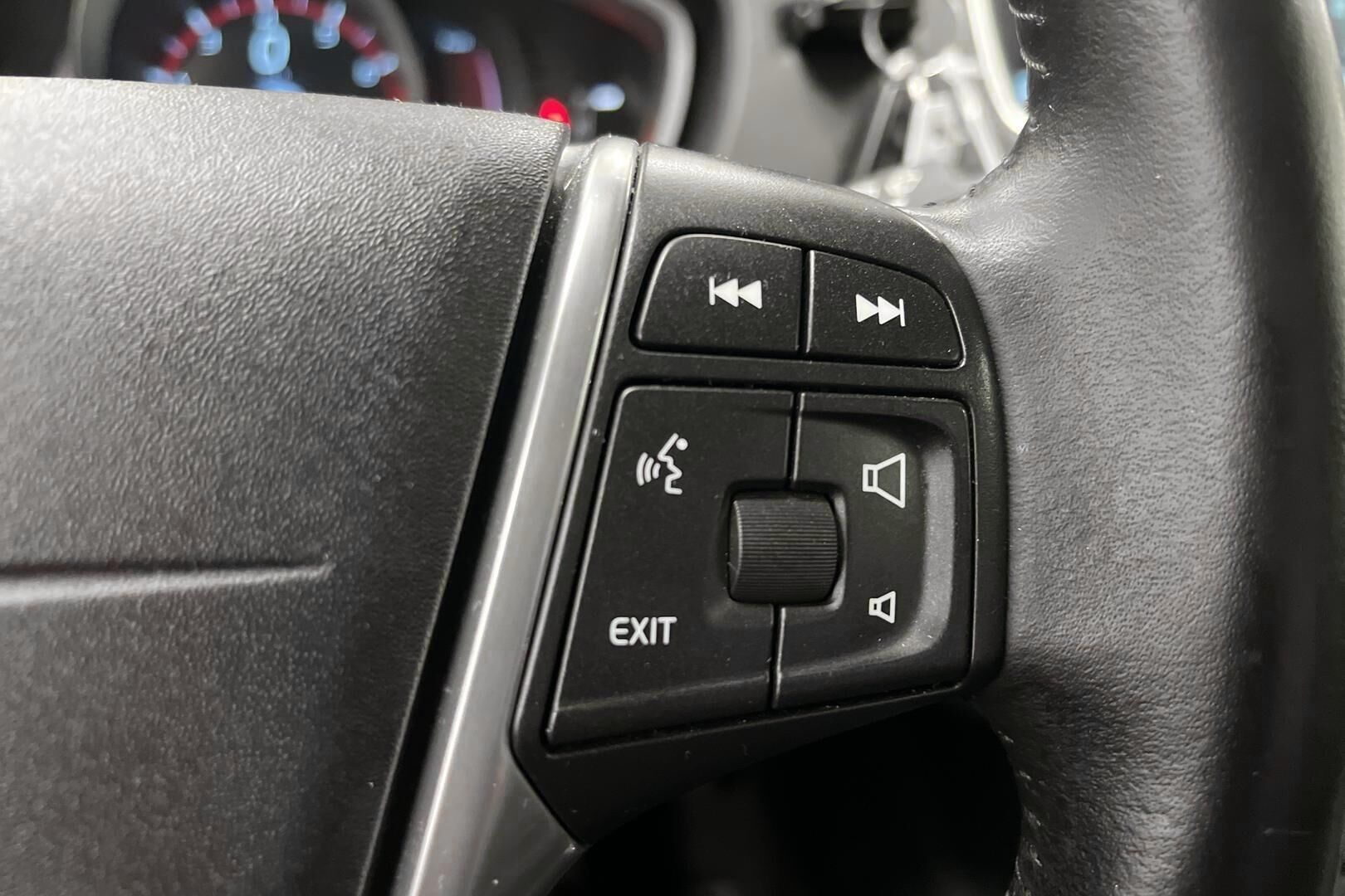 Volvo V40 iso kuva 16