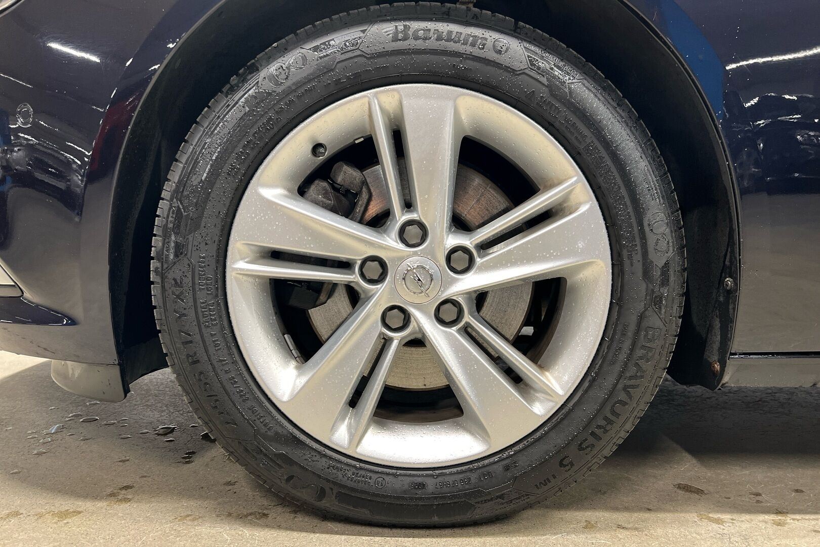 Opel Insignia iso kuva 9