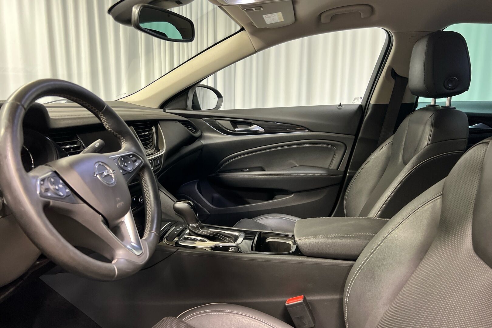 Opel Insignia iso kuva 7