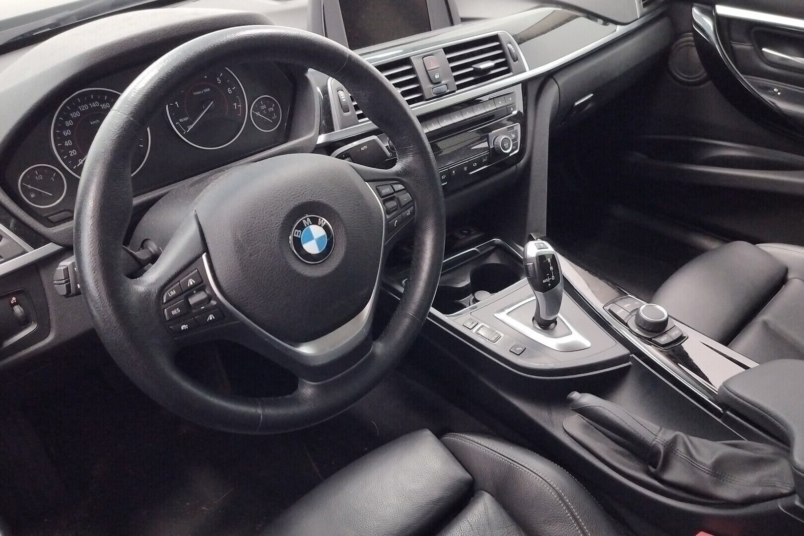 BMW 3-sarja iso kuva 2