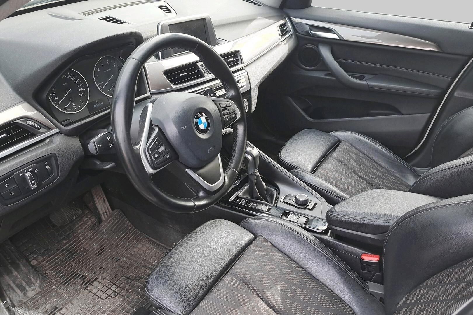 BMW X1 iso kuva 2
