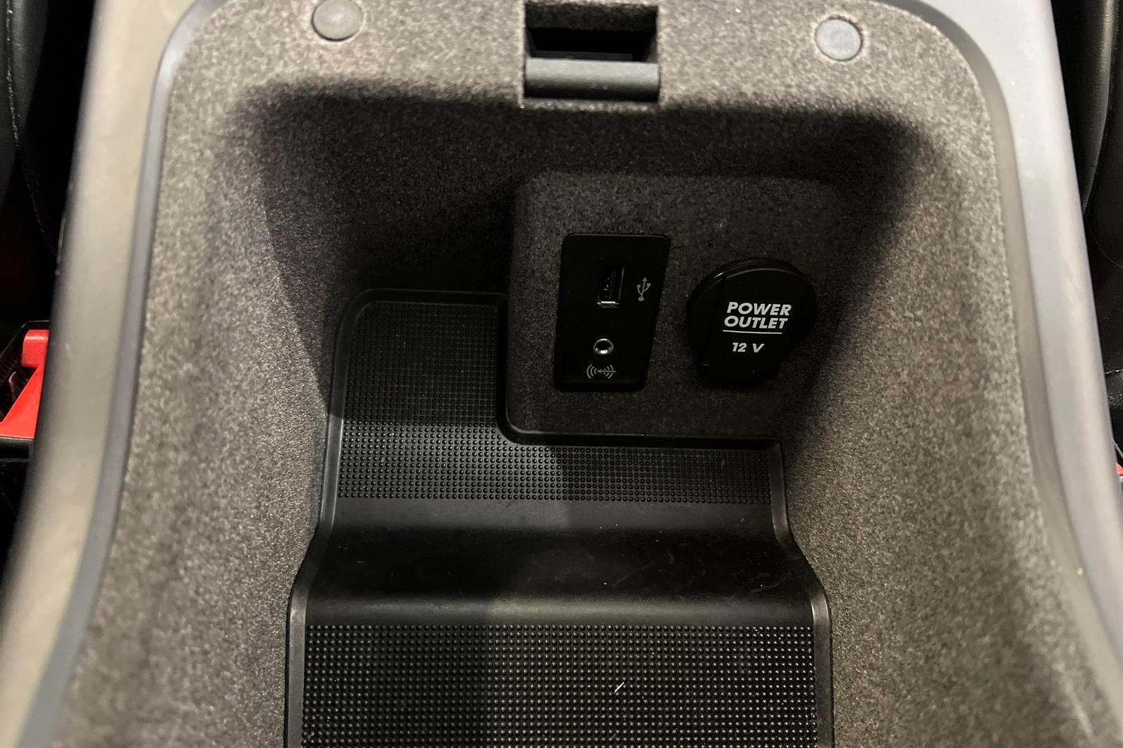 Porsche Cayenne iso kuva 17