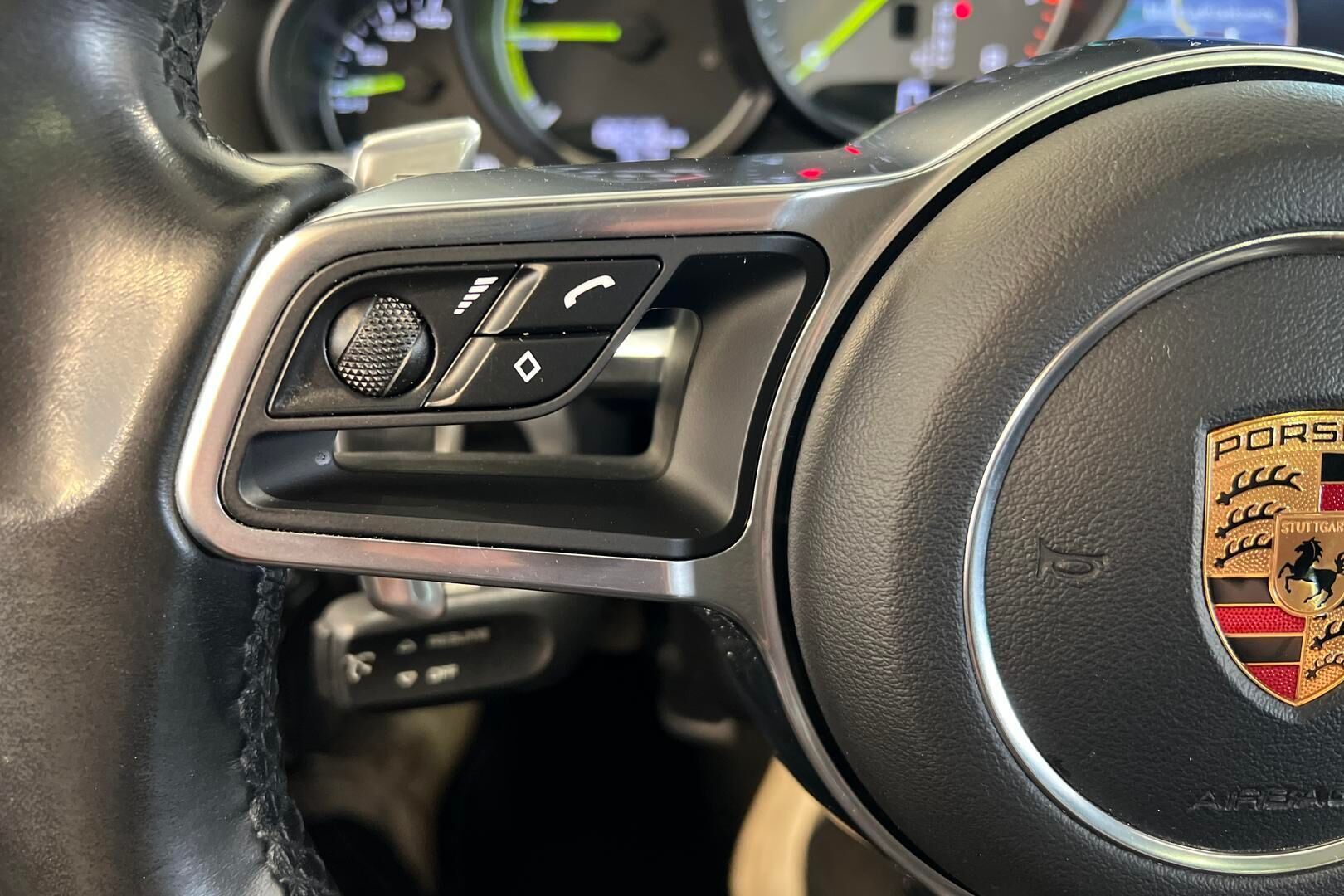 Porsche Cayenne iso kuva 19